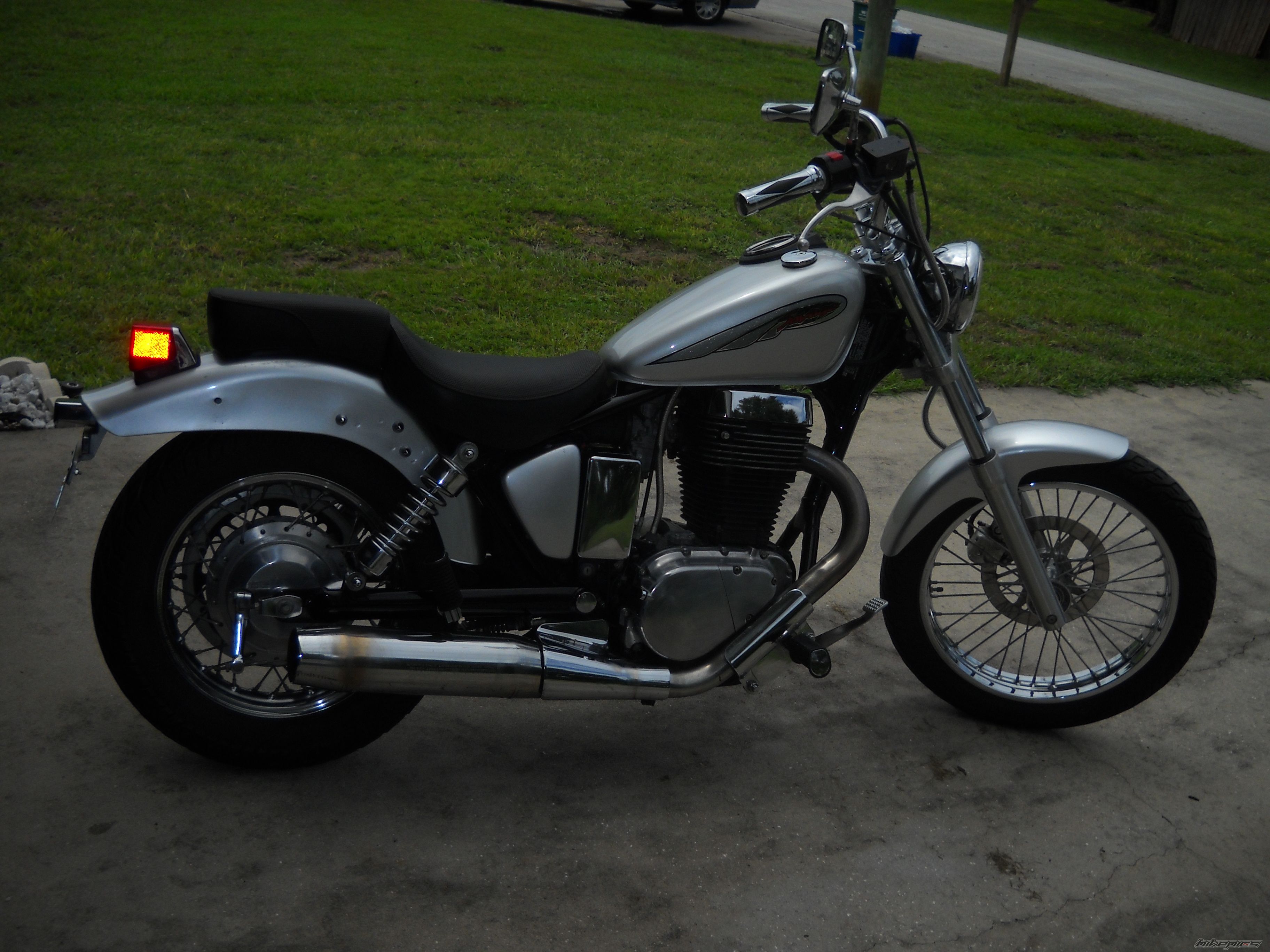 Photo 2049261