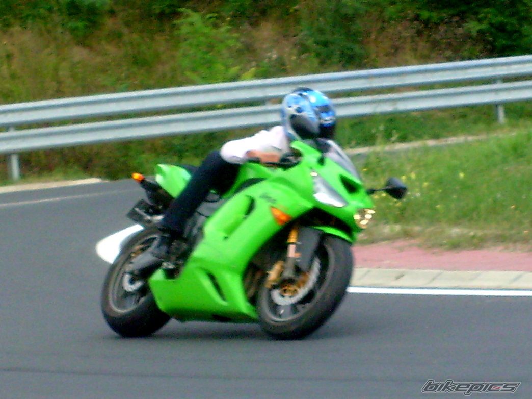 Photo 2049573