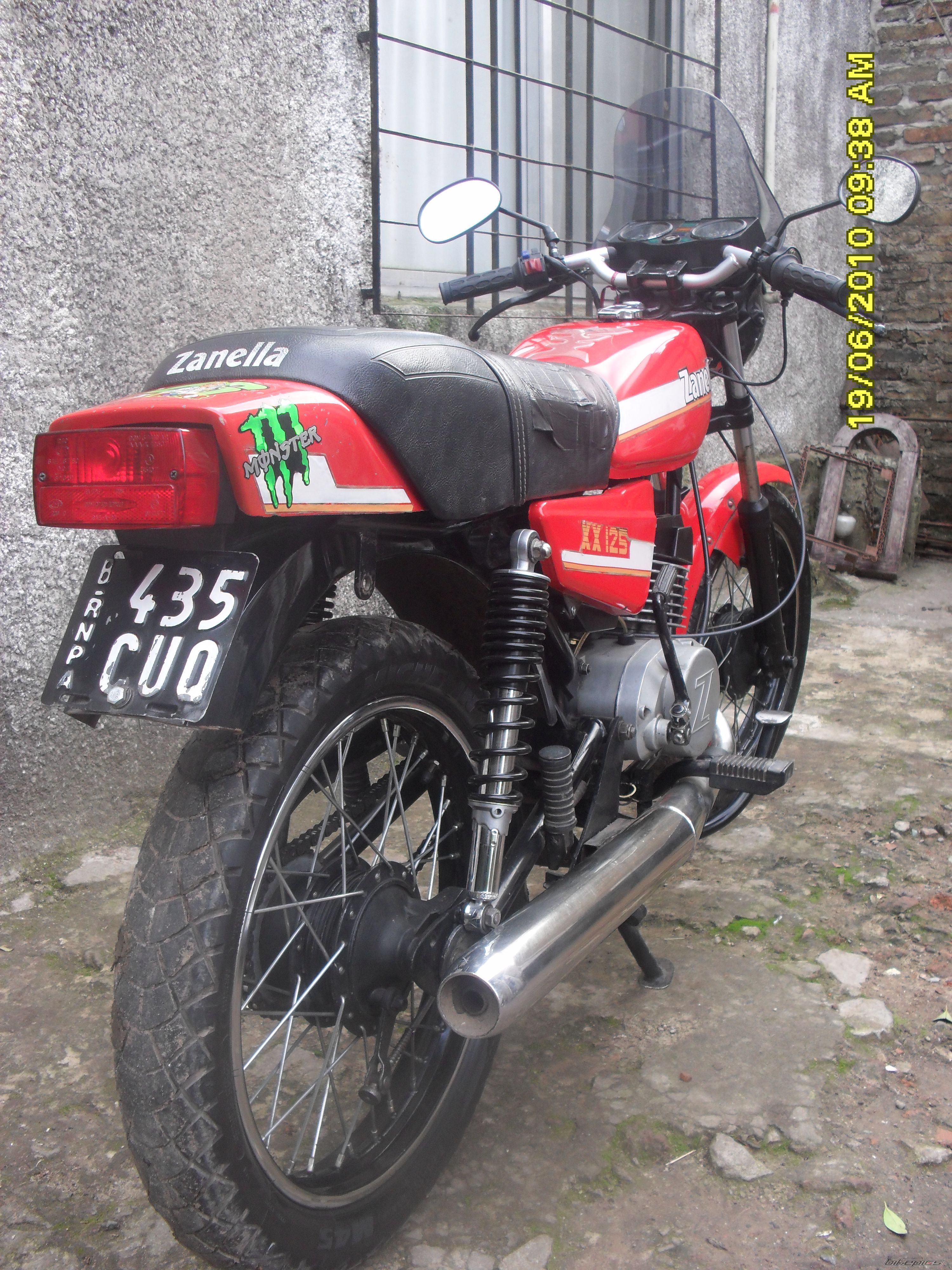 Photo 2049645