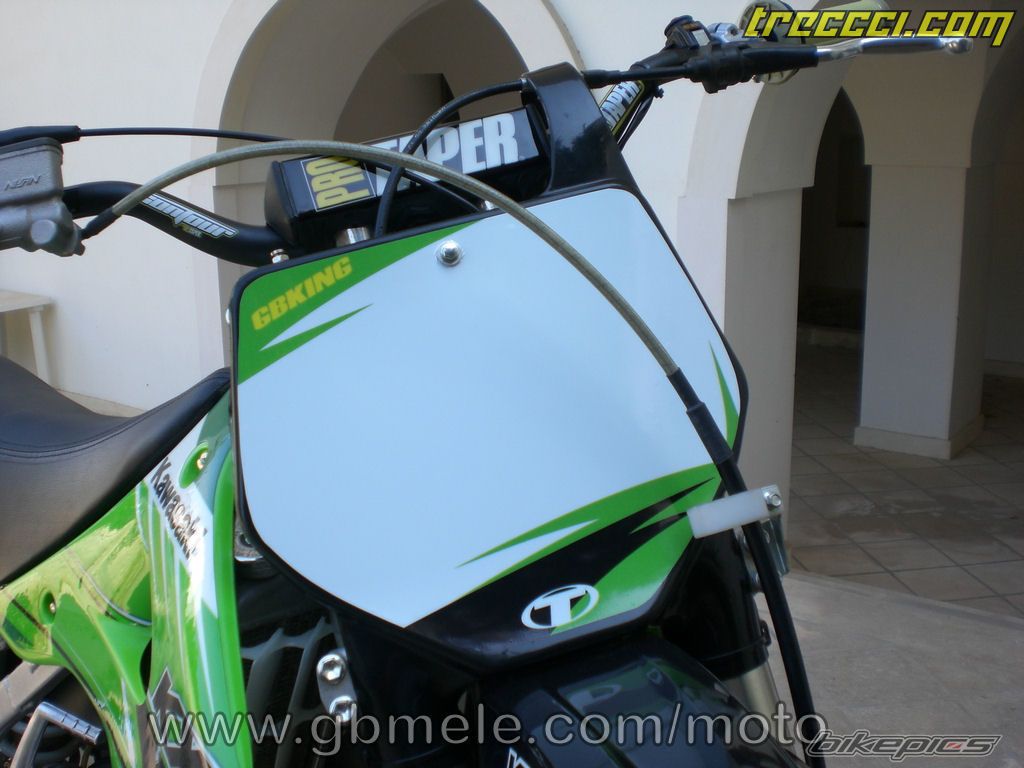 Photo 2049687