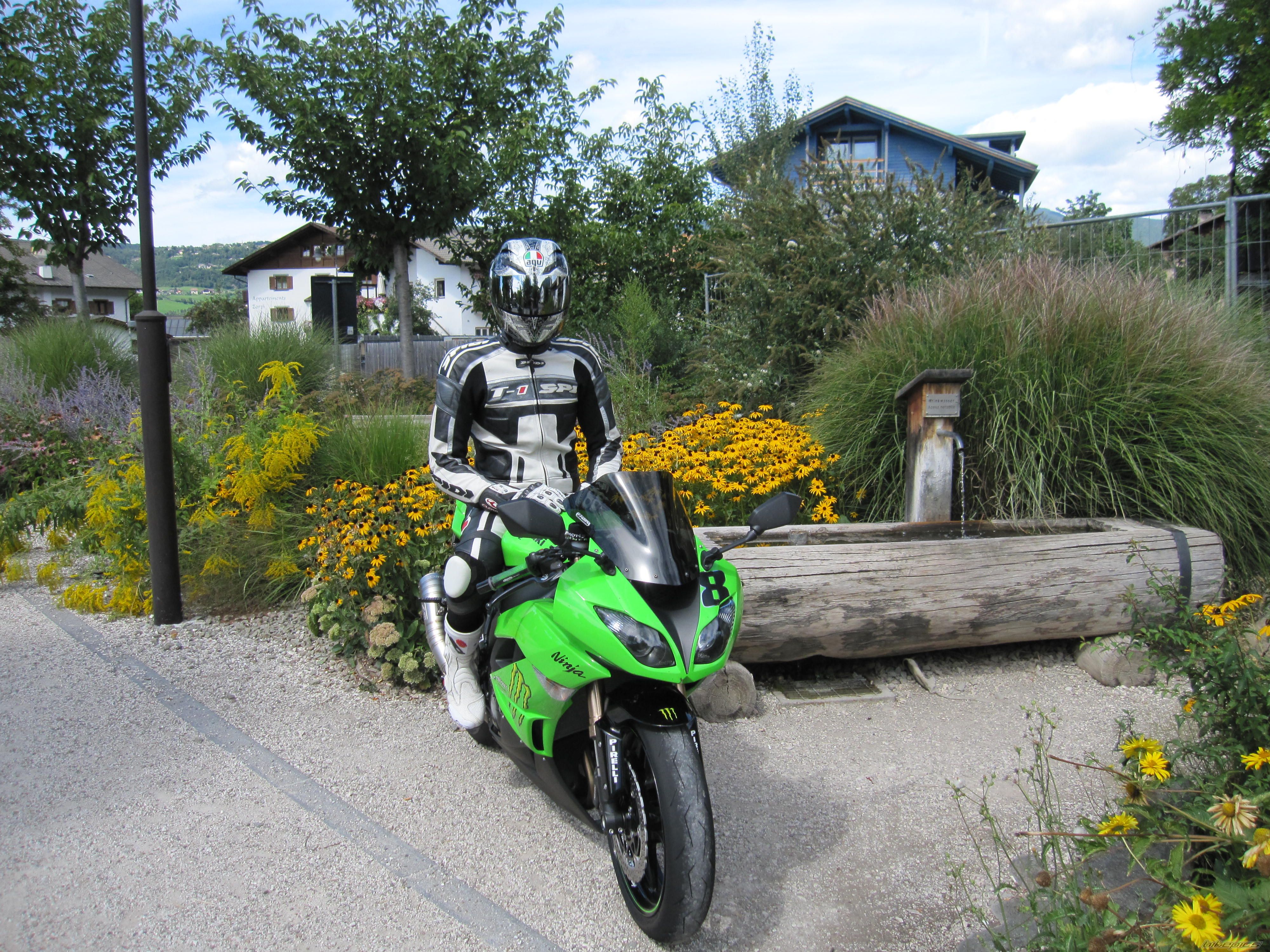 Bike Photo 2049782