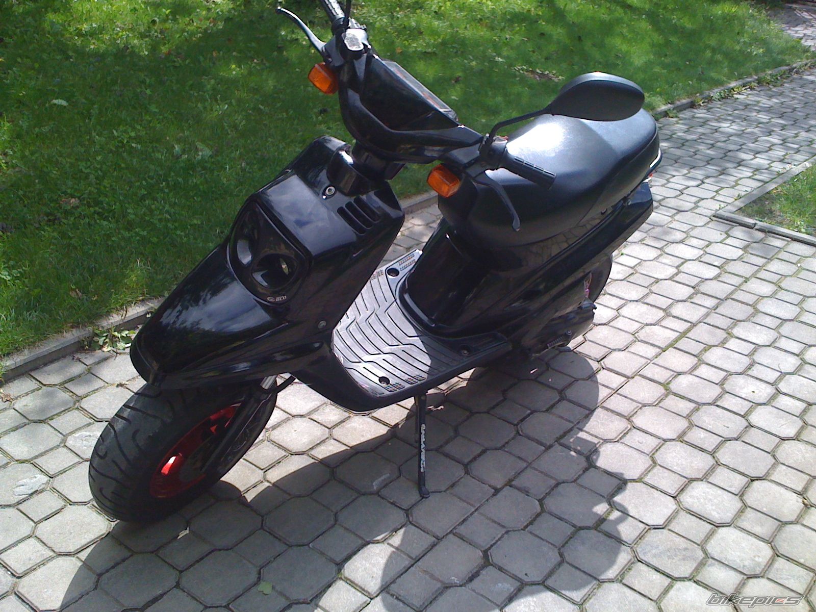 Photo 2049848