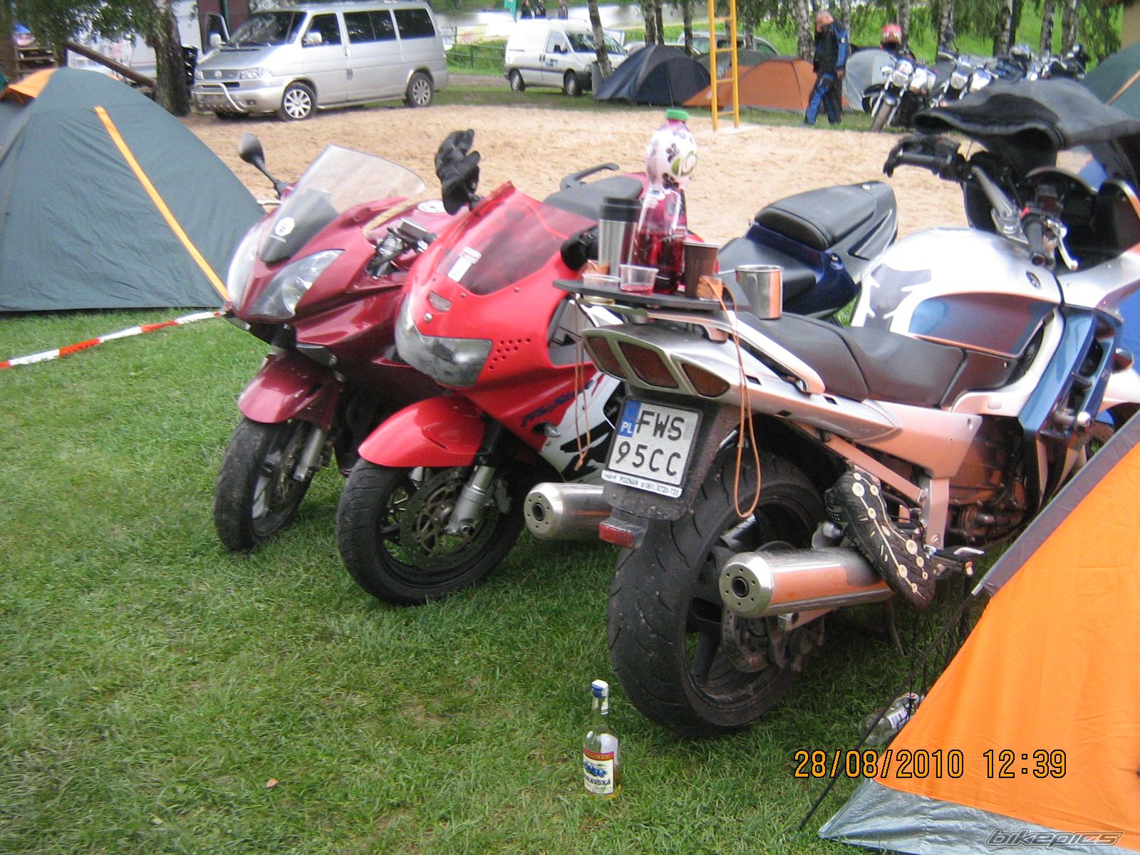 Photo 2049880