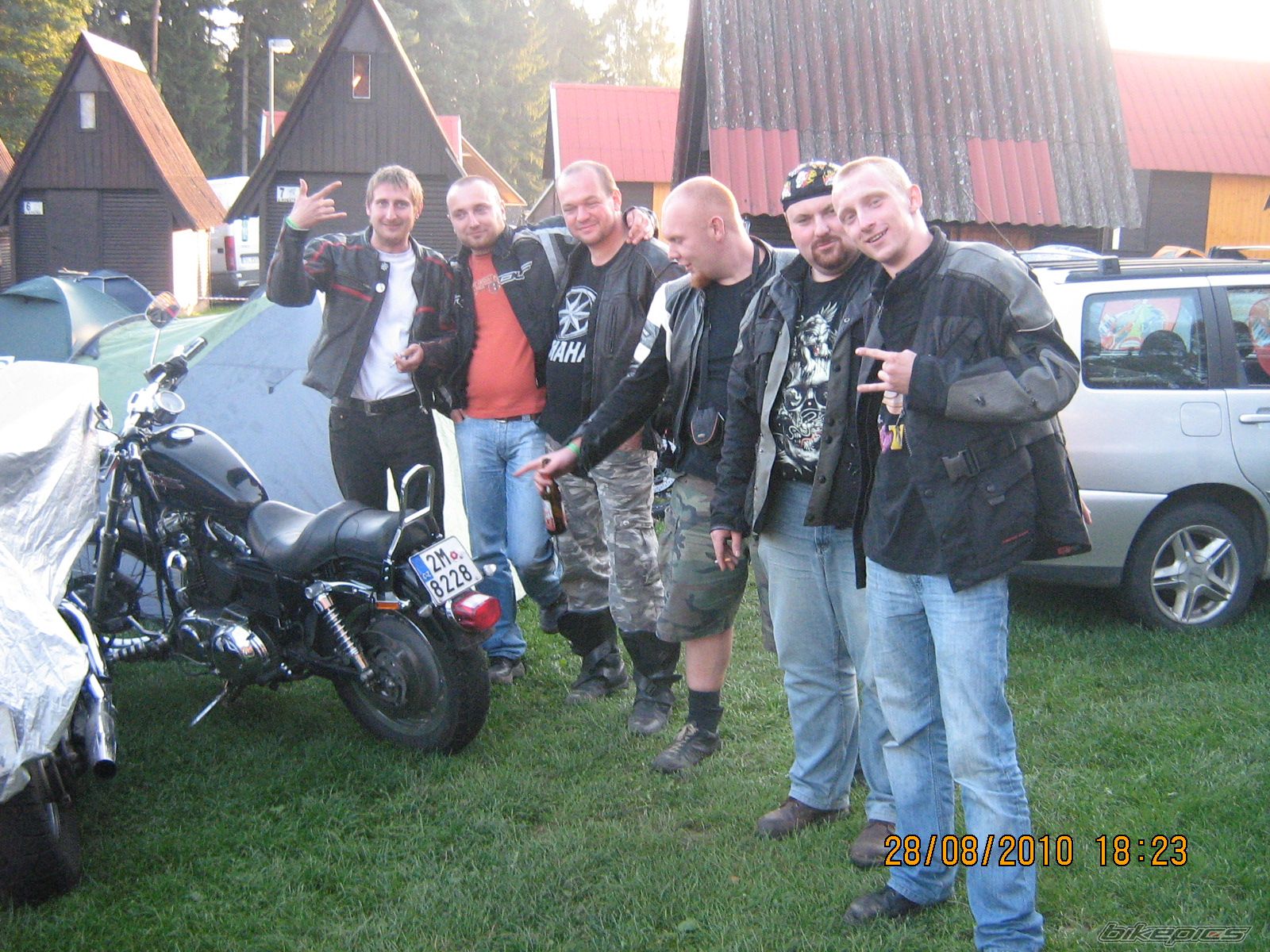Photo 2049888