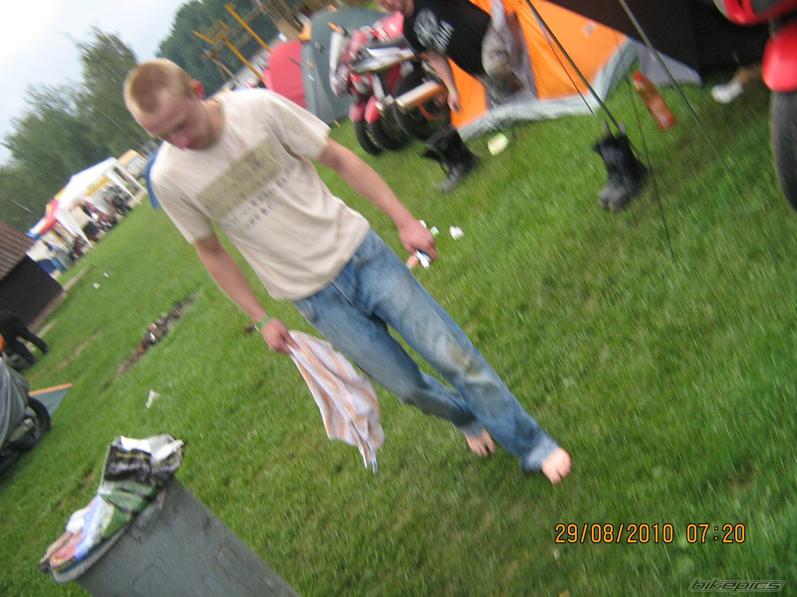 Photo 2049893