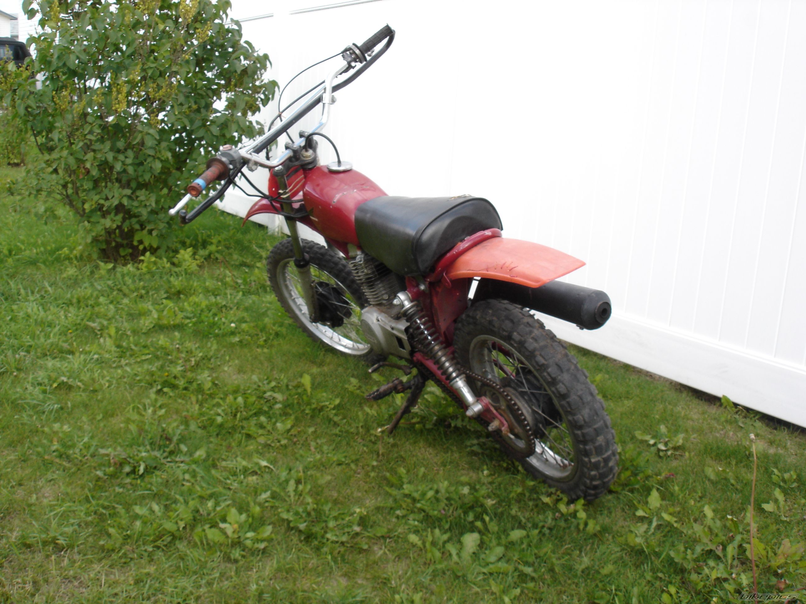 Photo 2049938