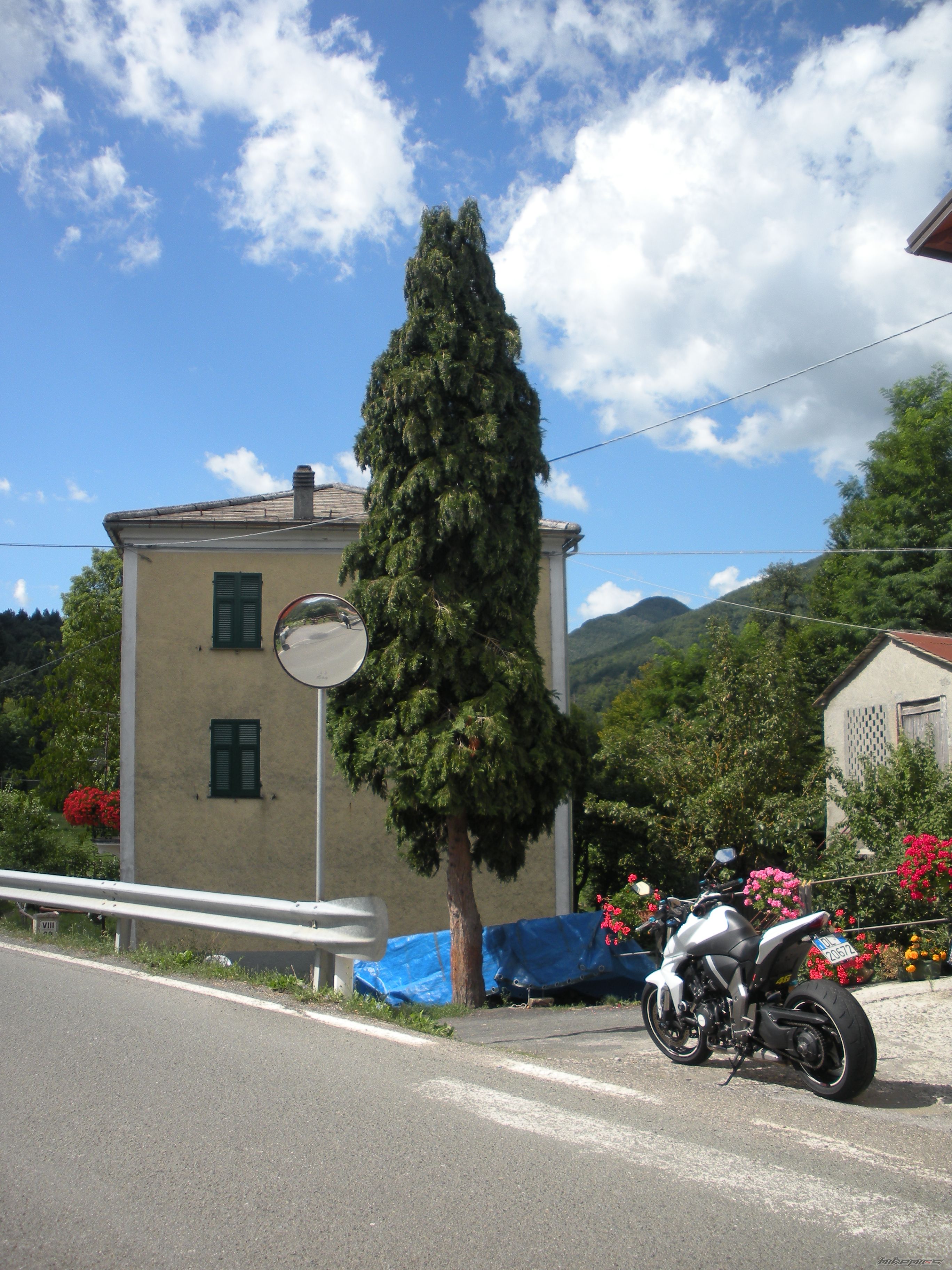 Bike Photo 2050651