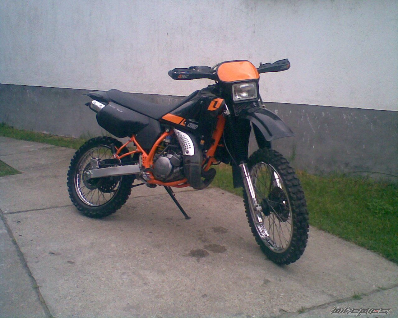 Photo 2051776