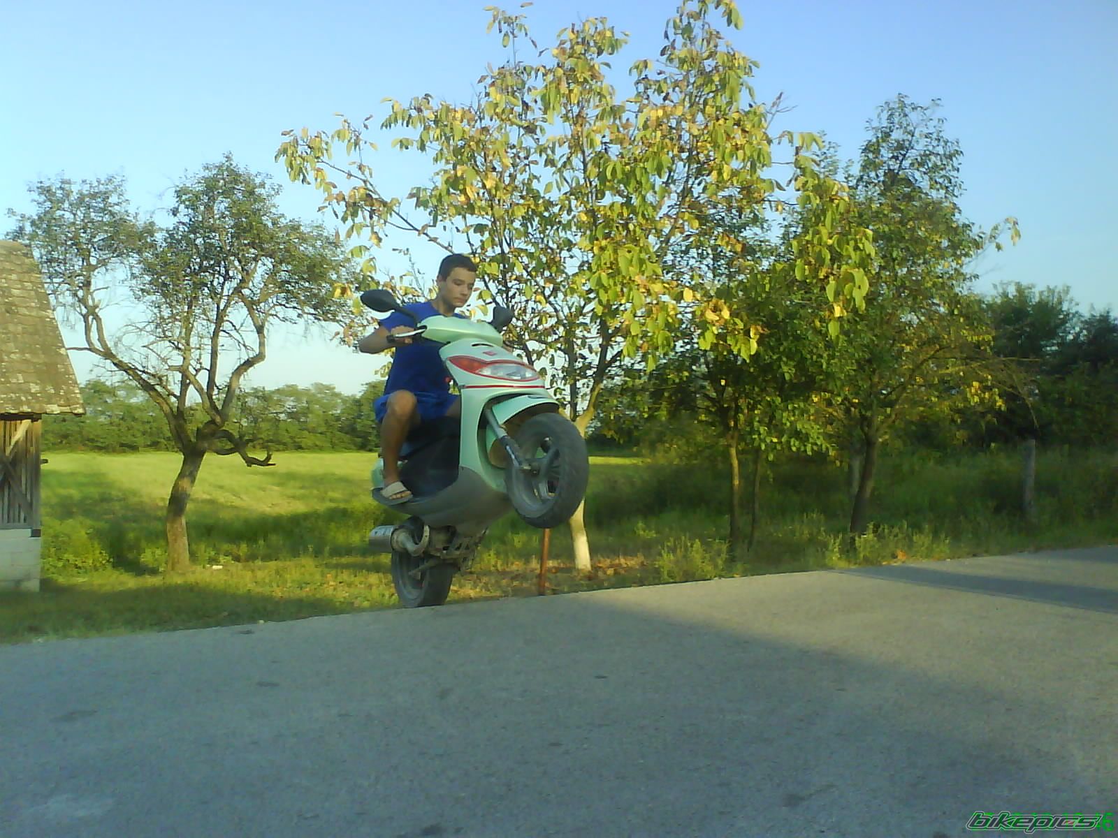 Photo 2052275