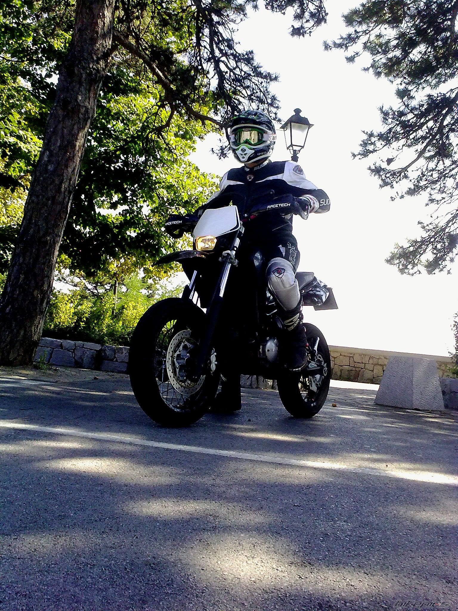 Photo 2052639