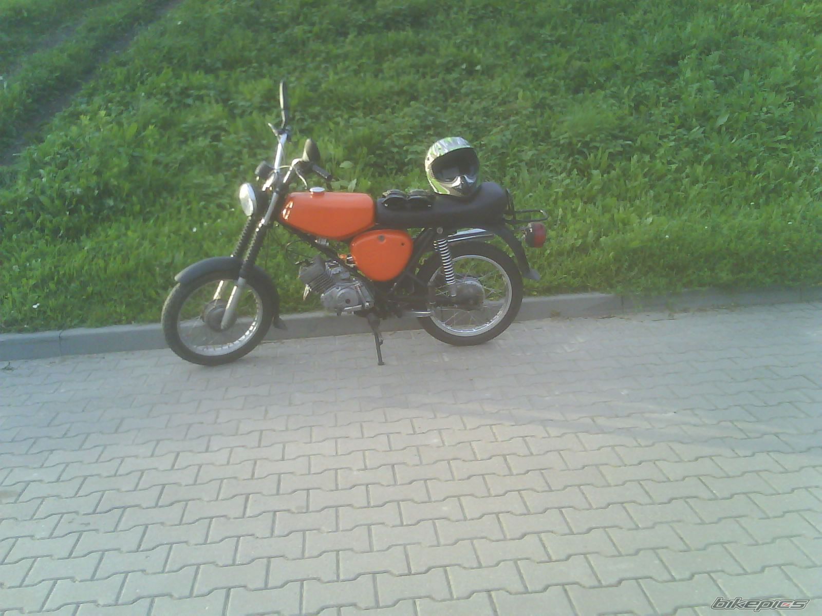 Photo 2052863
