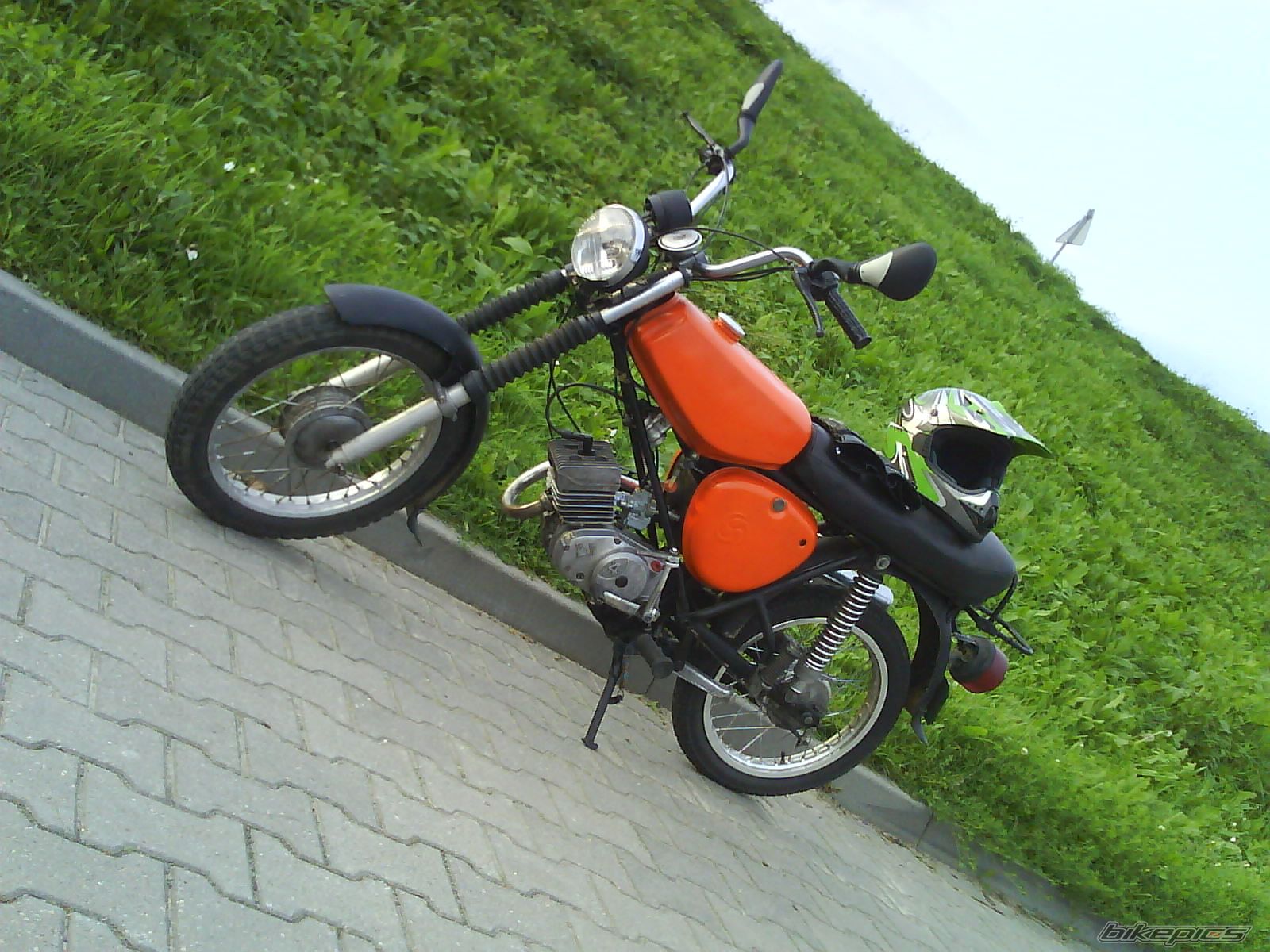 Photo 2052867