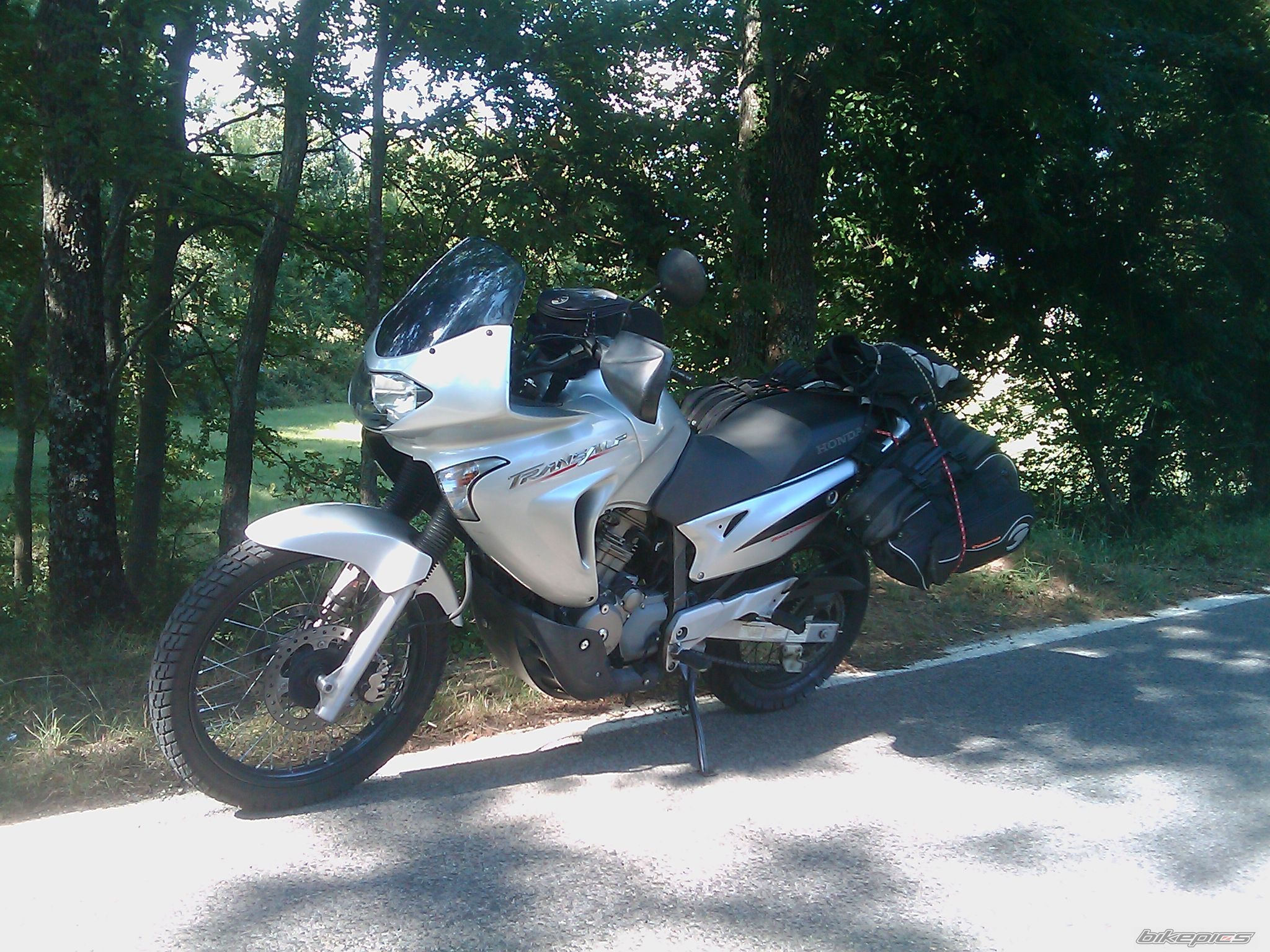Photo 2052896