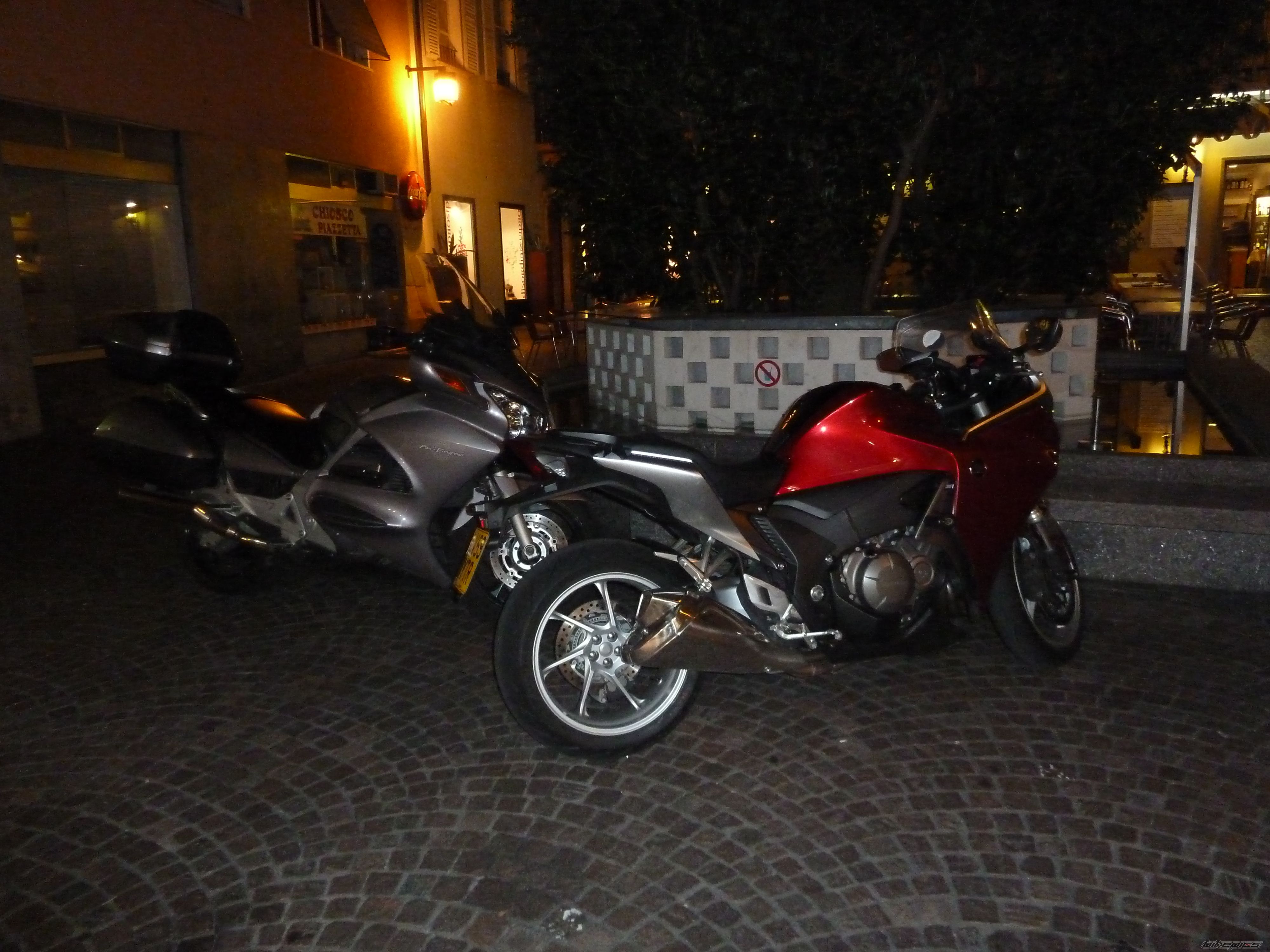 Photo 2053555