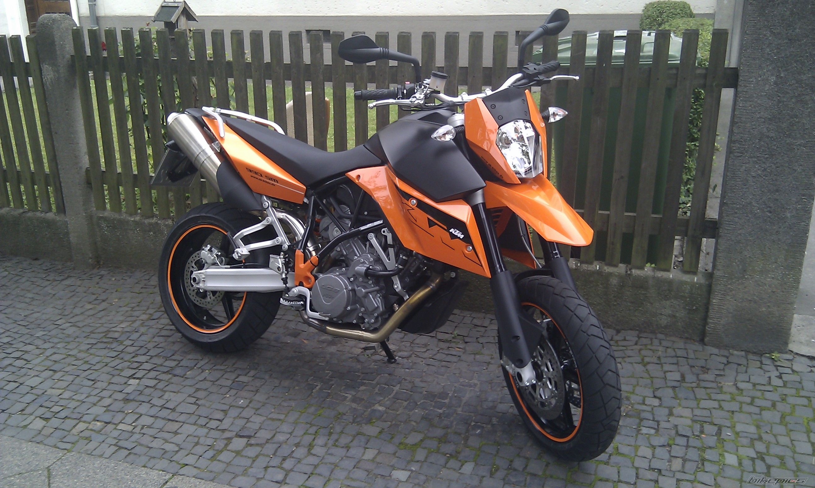Photo 2053774