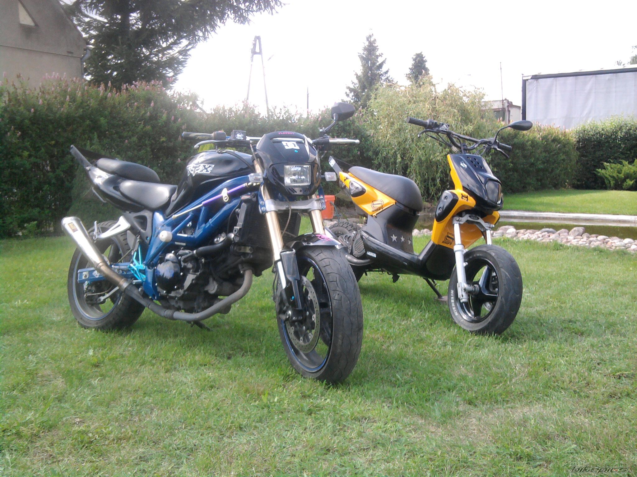 Photo 2057076