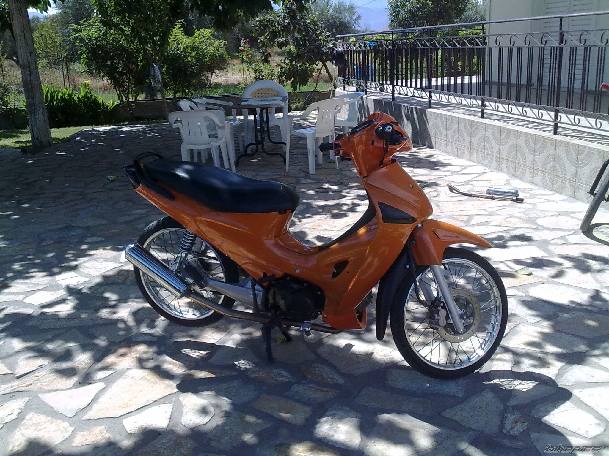 Photo 2057198