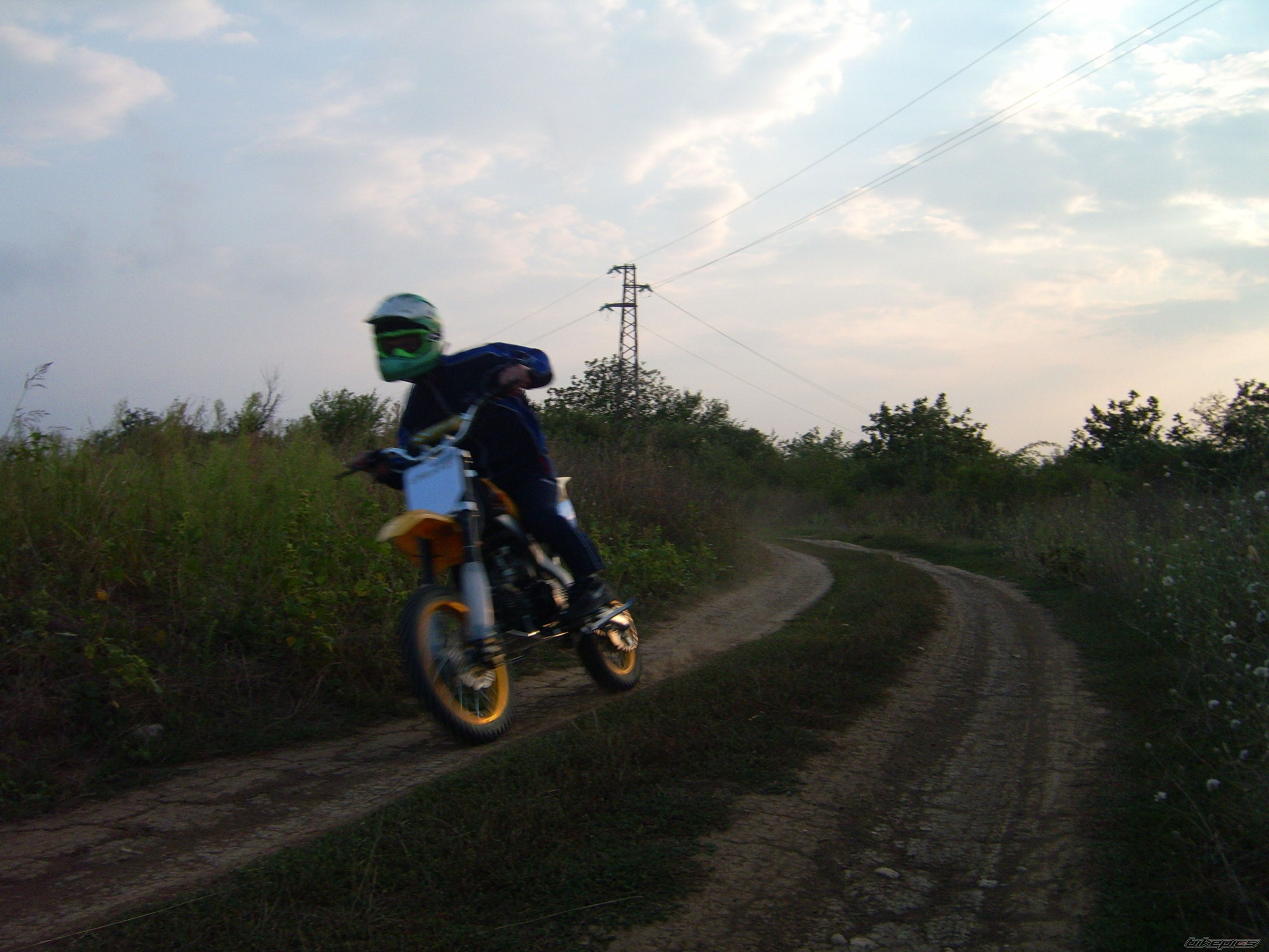 Photo 2057431