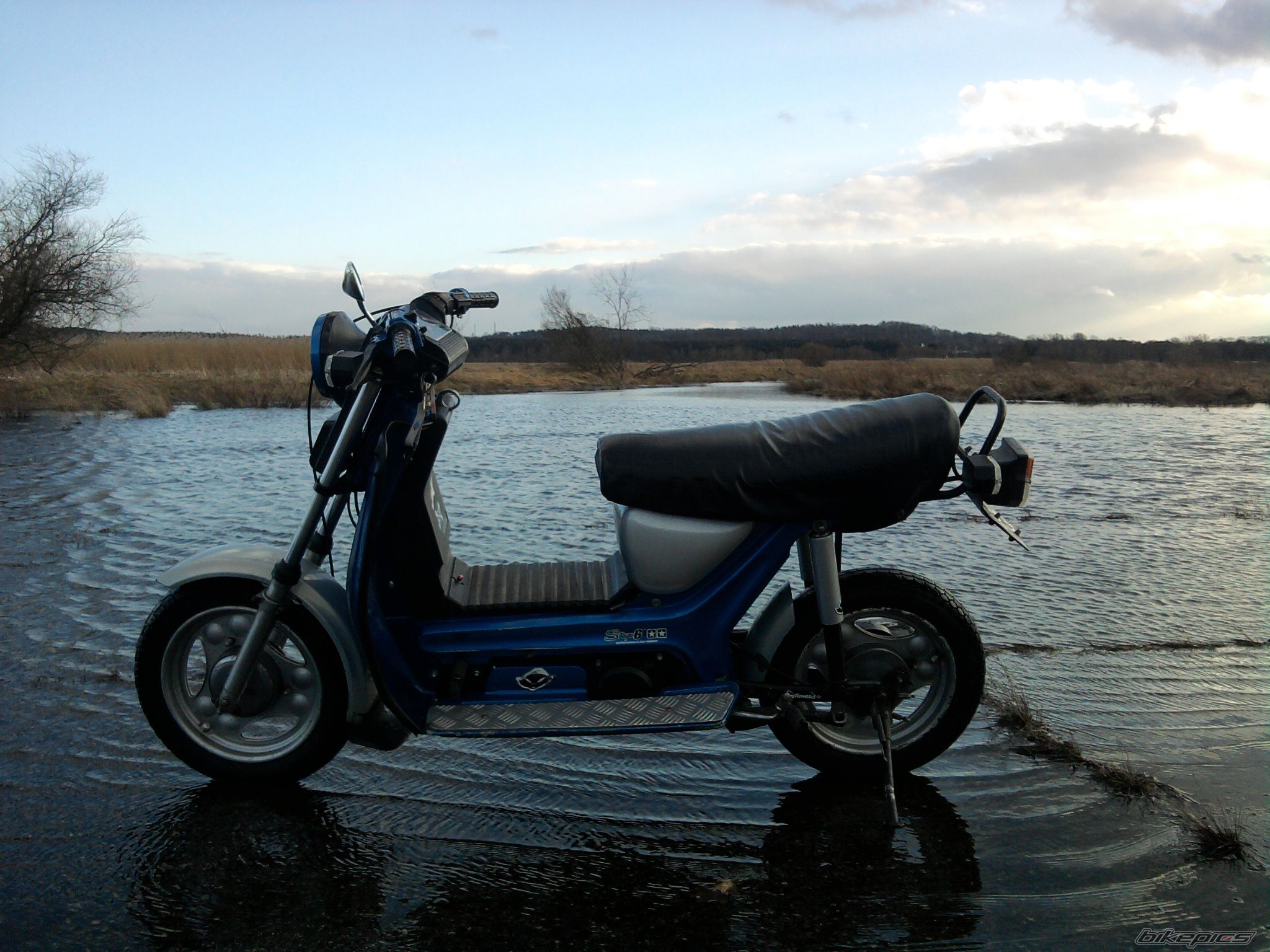 Photo 2057655