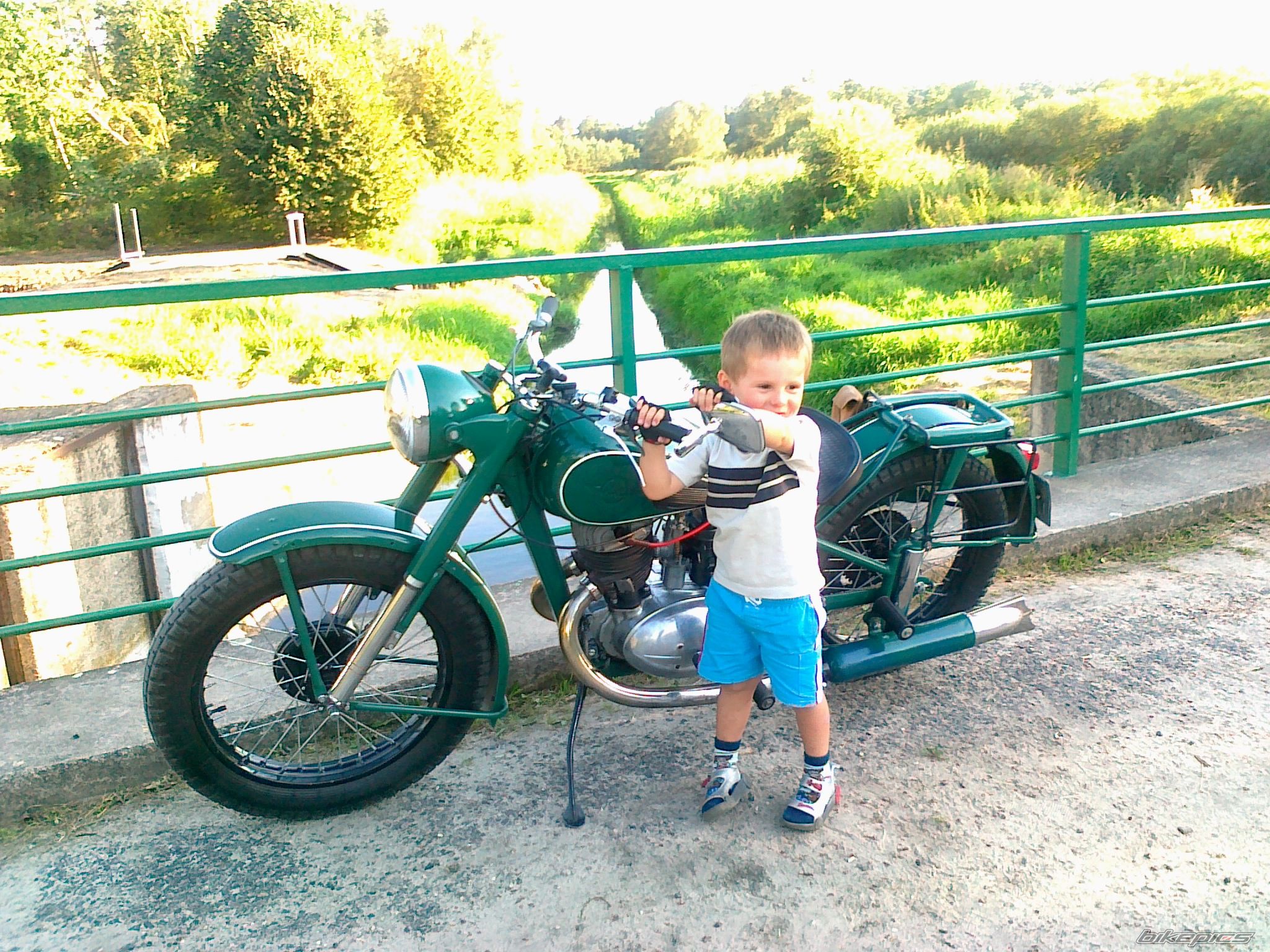 Photo 2059576