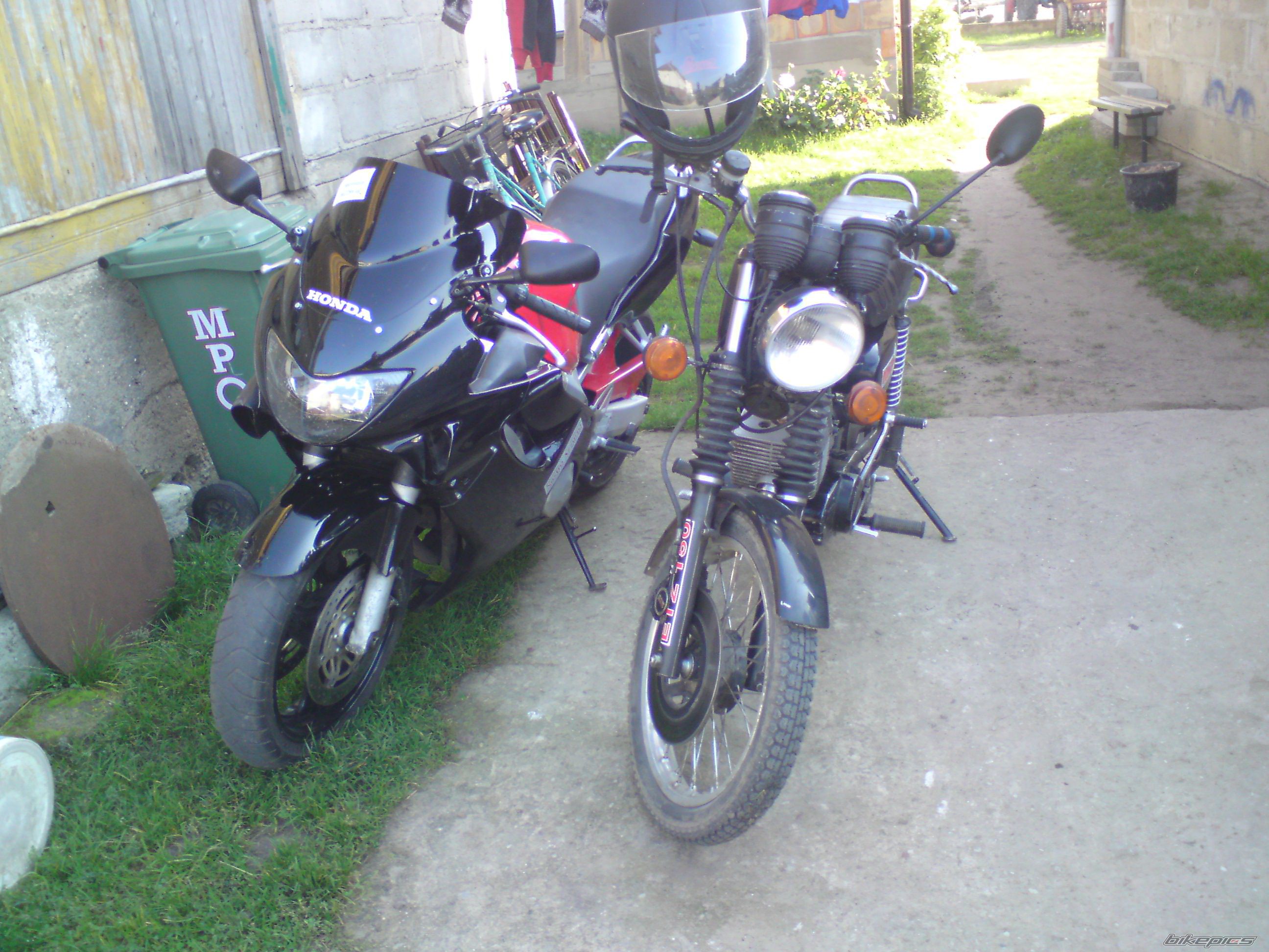 Photo 2068049