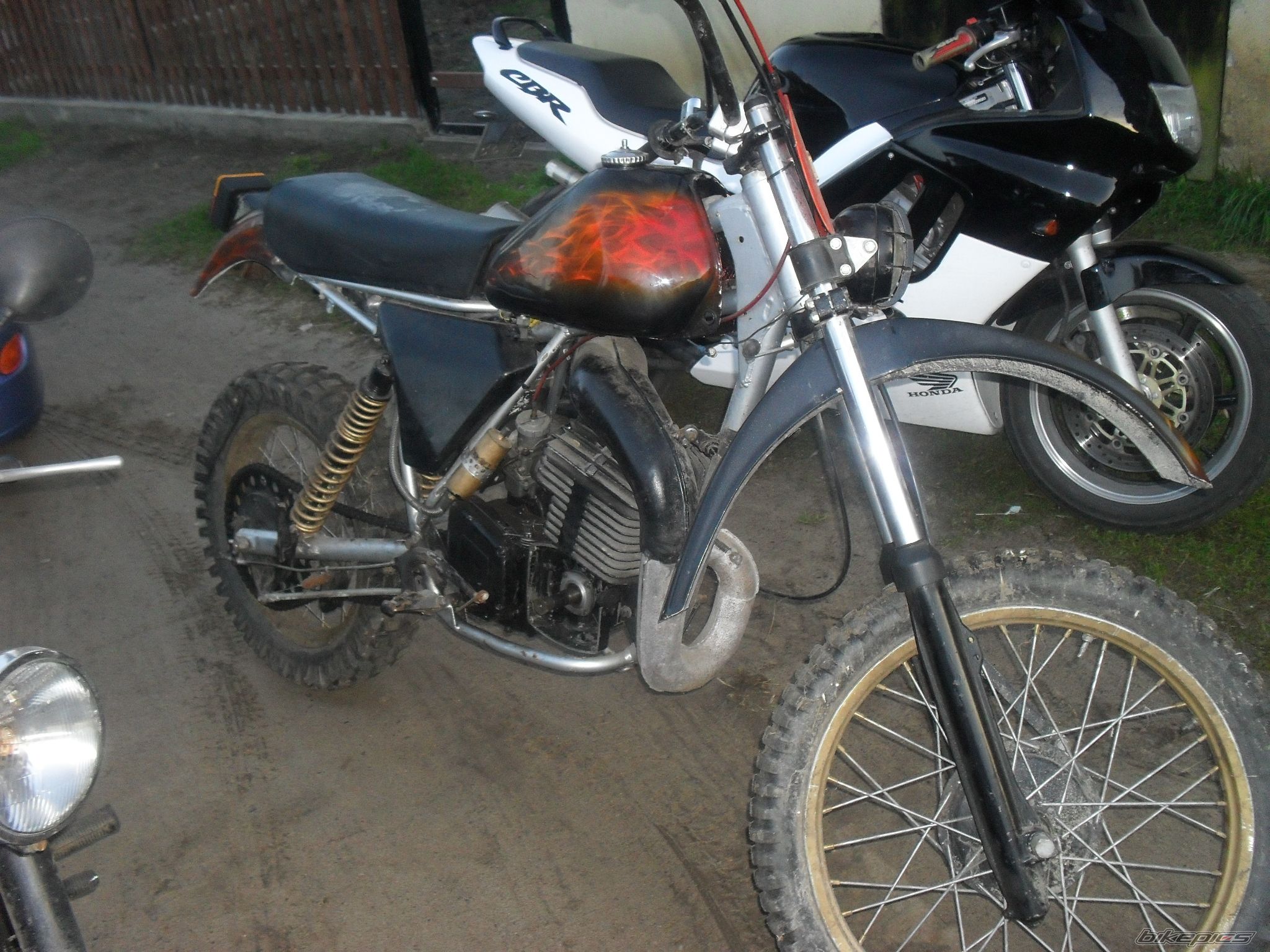 Photo 2068169