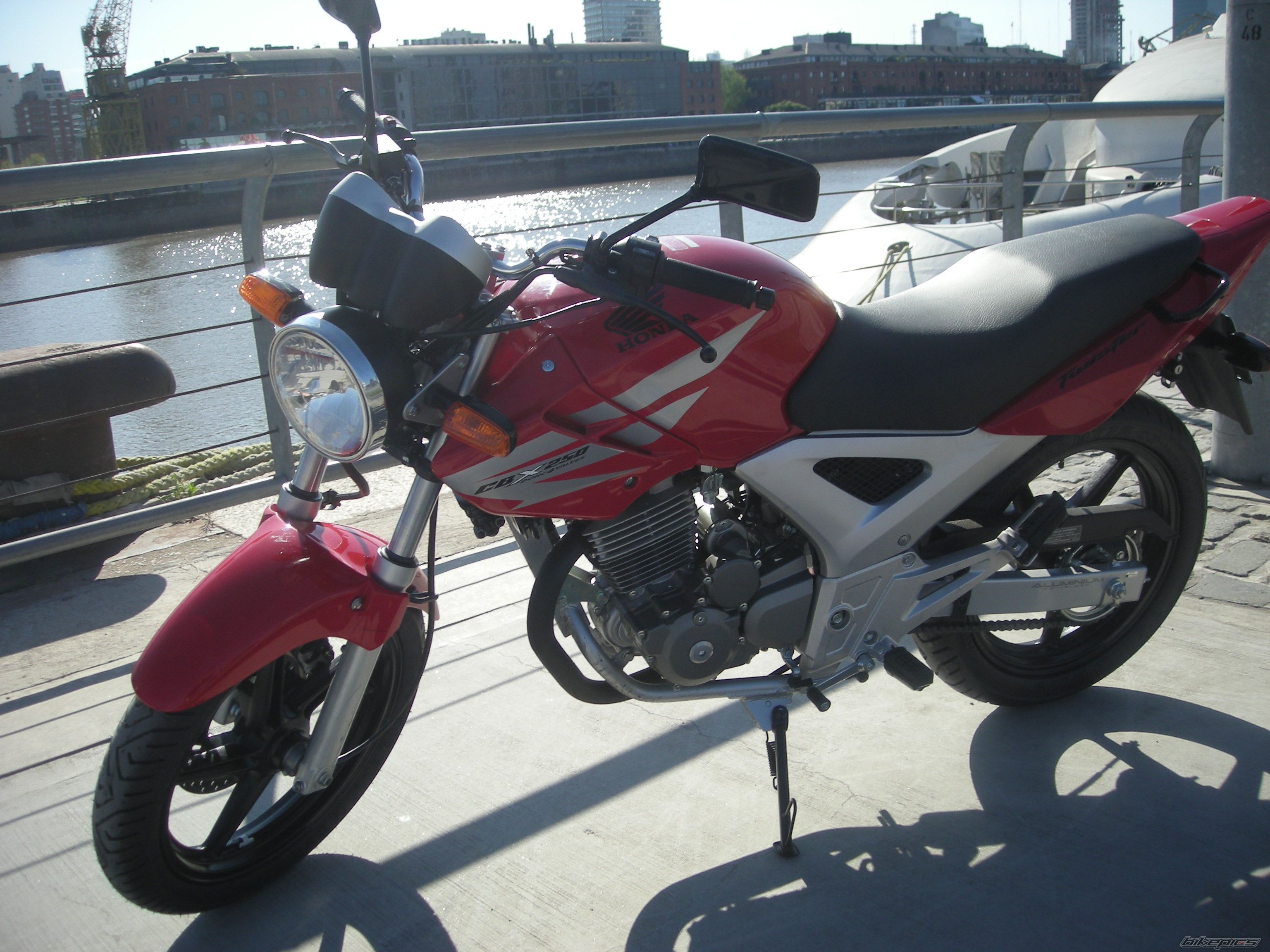 Photo 2068653