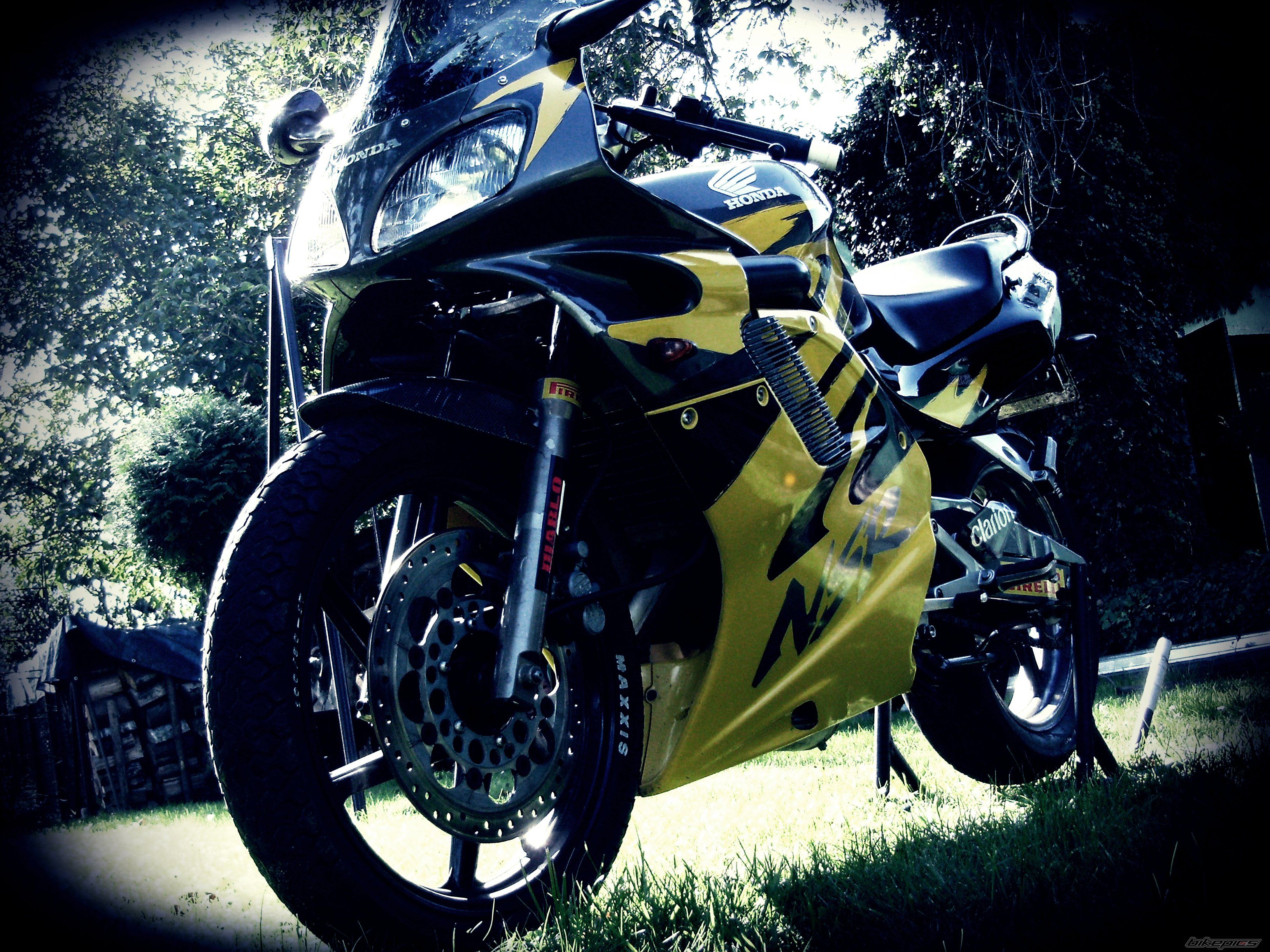 Photo 2072720