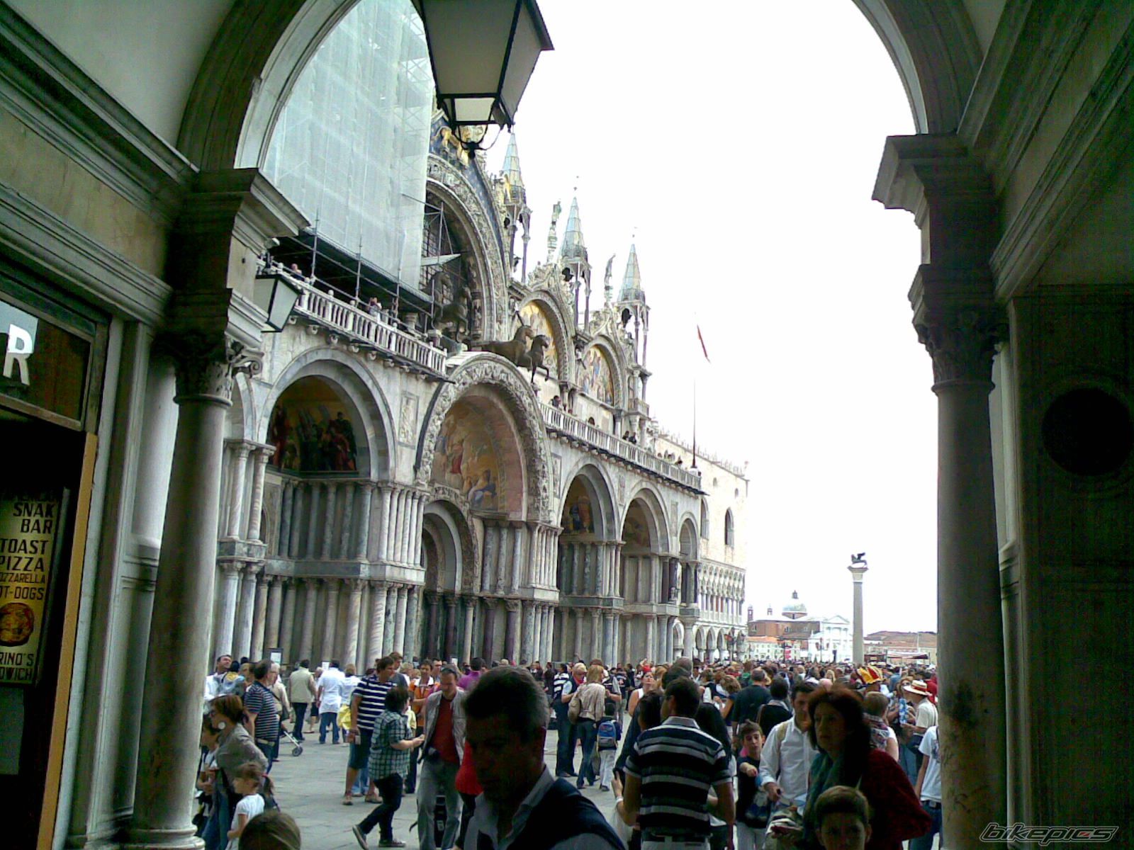 Photo 2072997