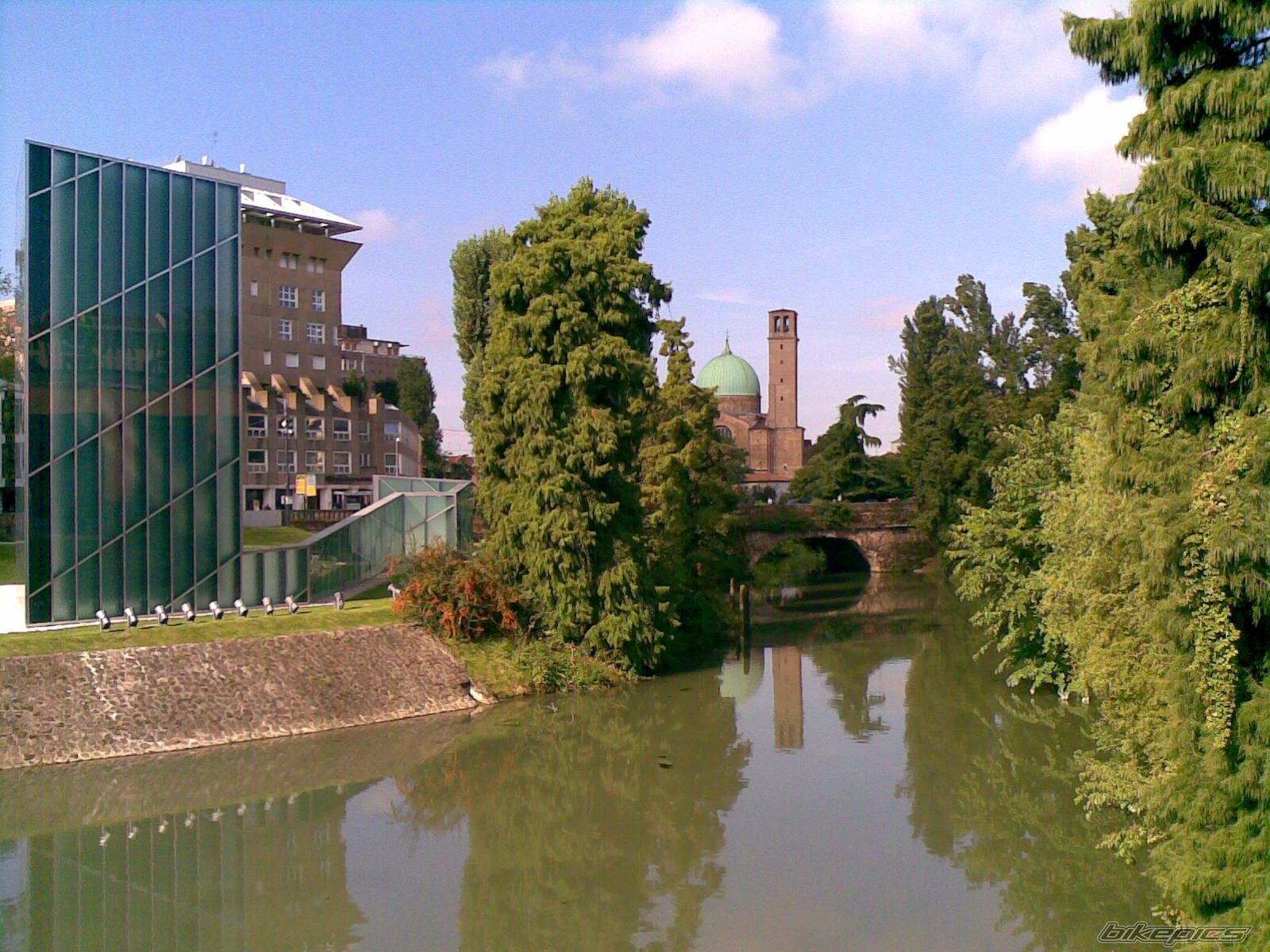 Photo 2073005