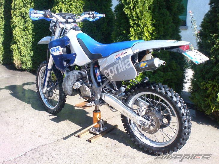 Photo 2073856