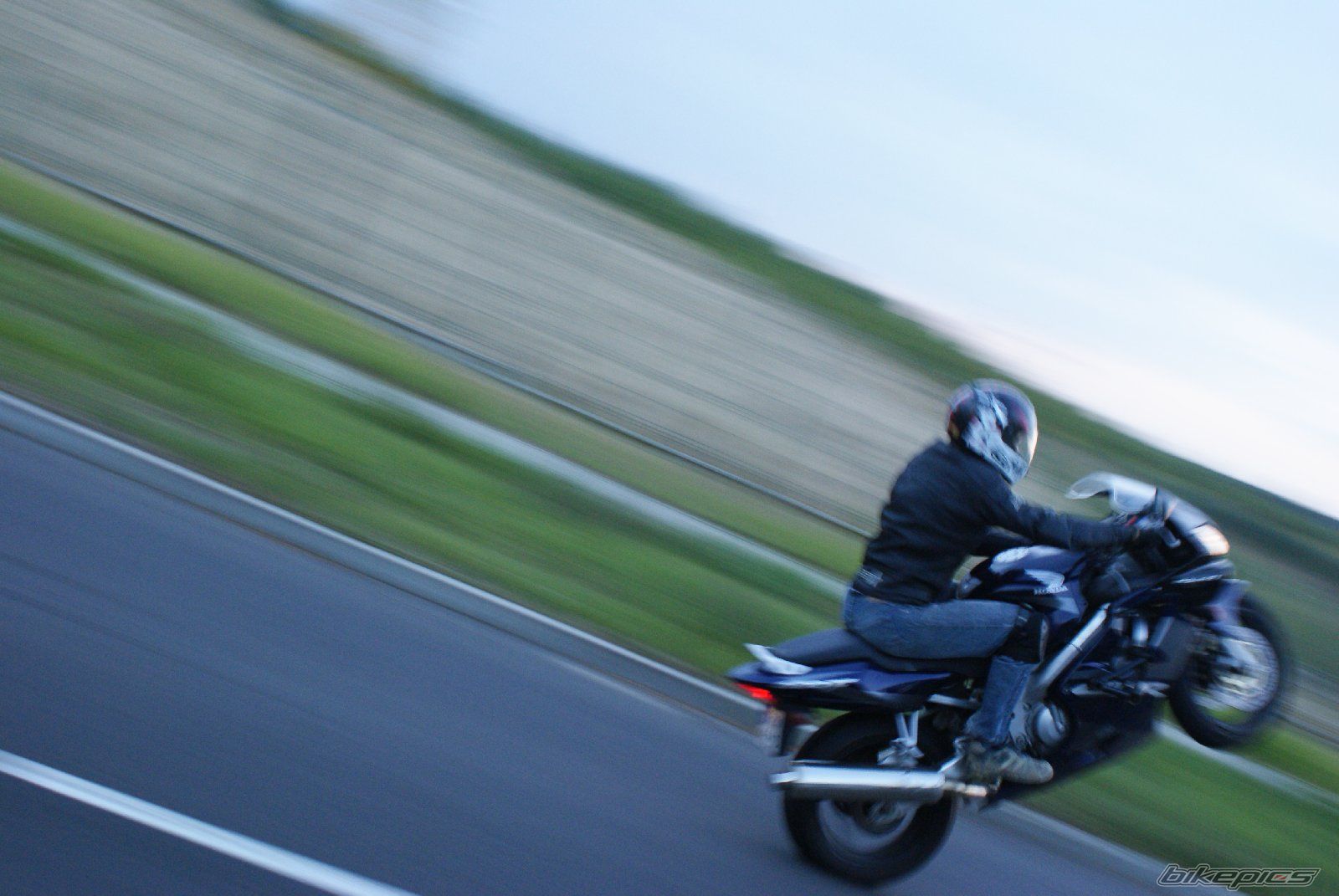 Photo 2074102