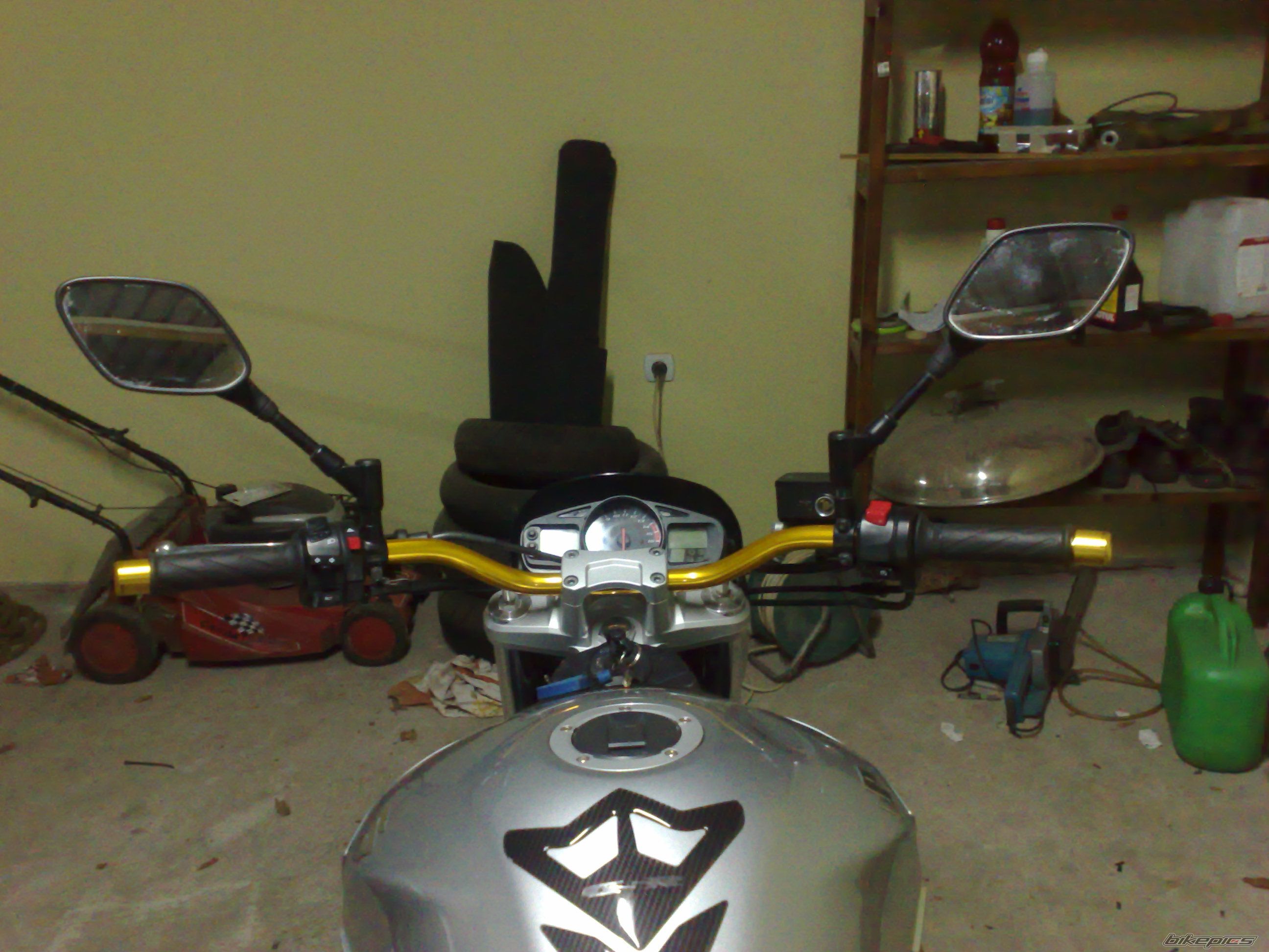 Photo 2075863