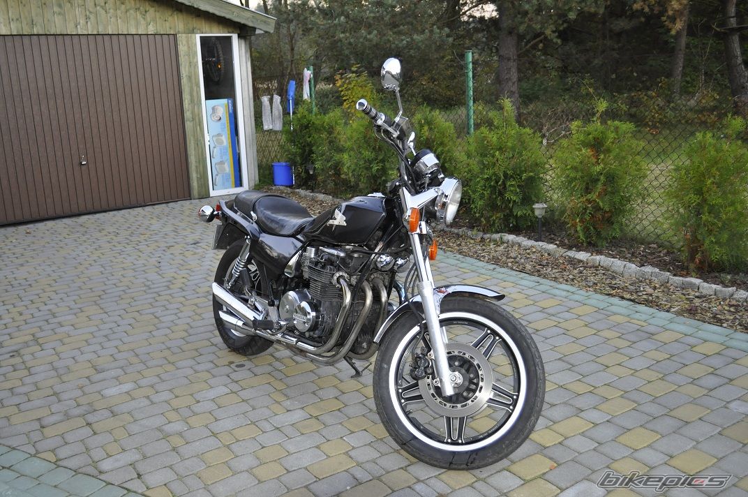 Photo 2075887