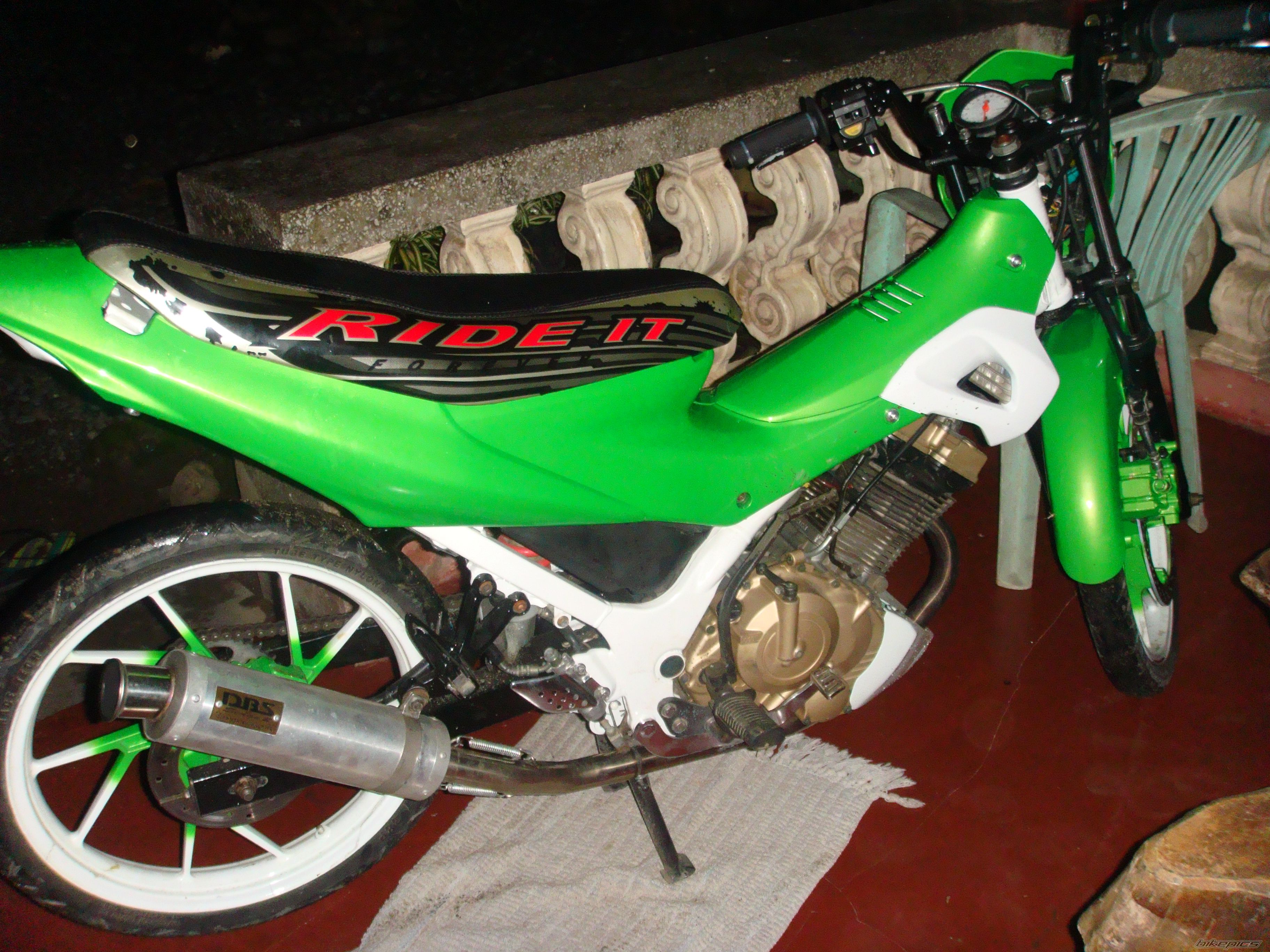 Photo 2077201
