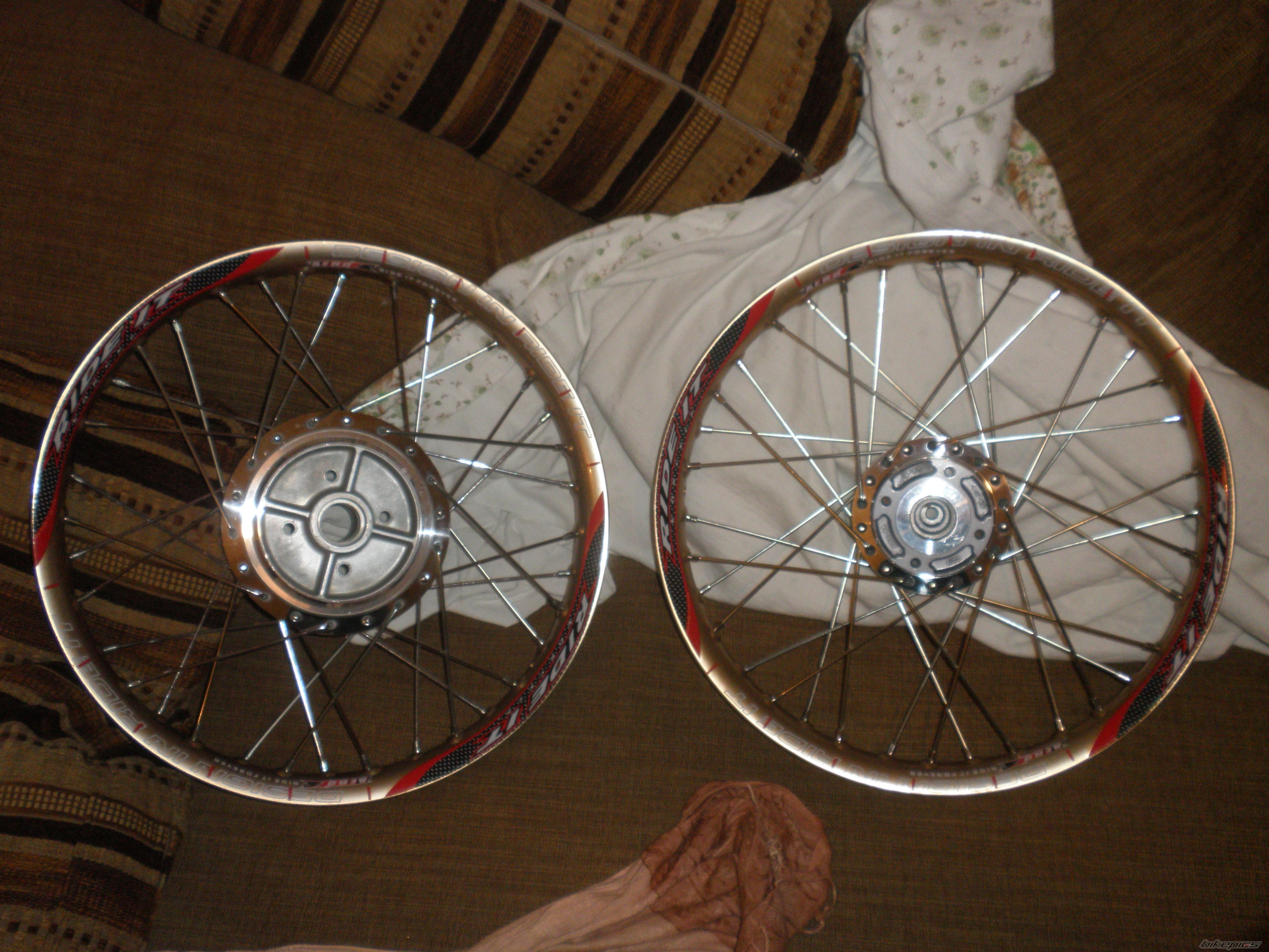 Photo 2077347
