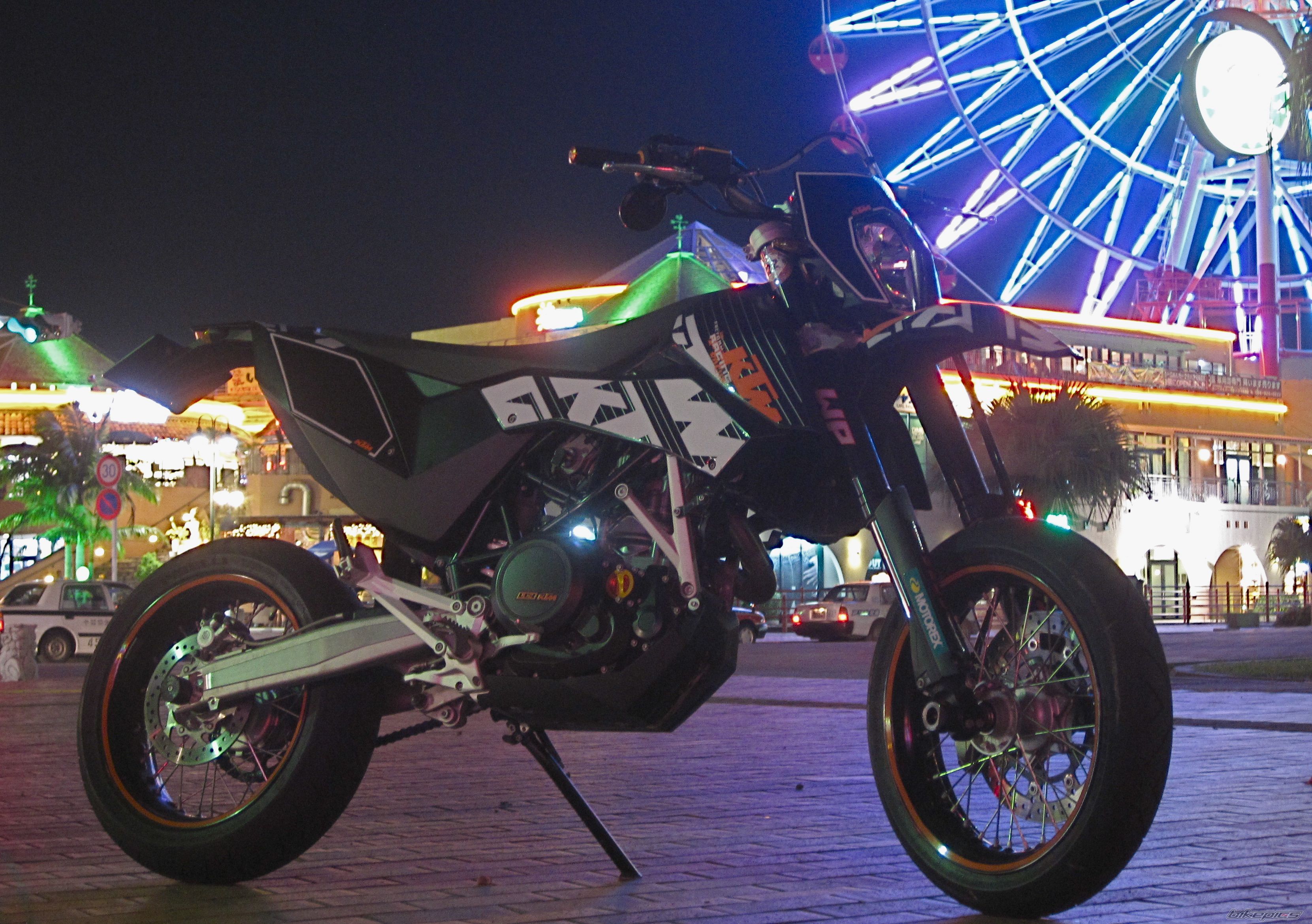 Photo 2078223