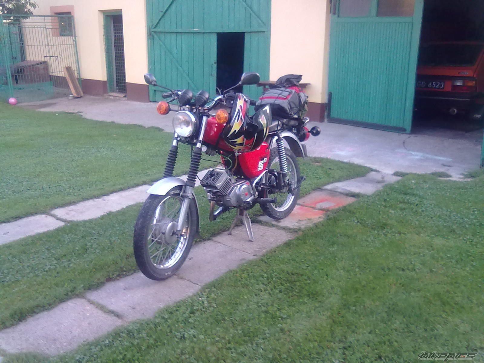 Photo 2100049