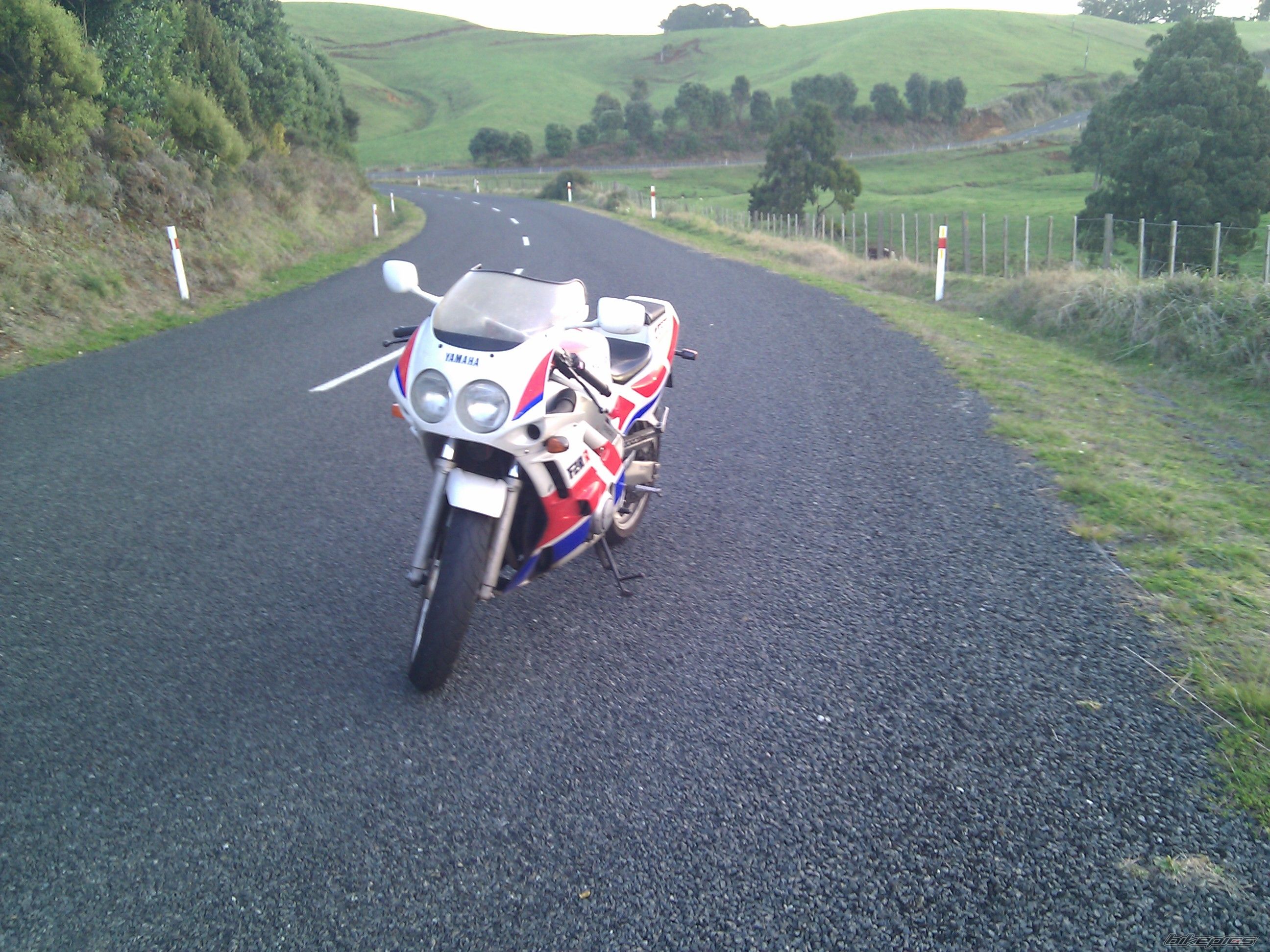 FZ 400R