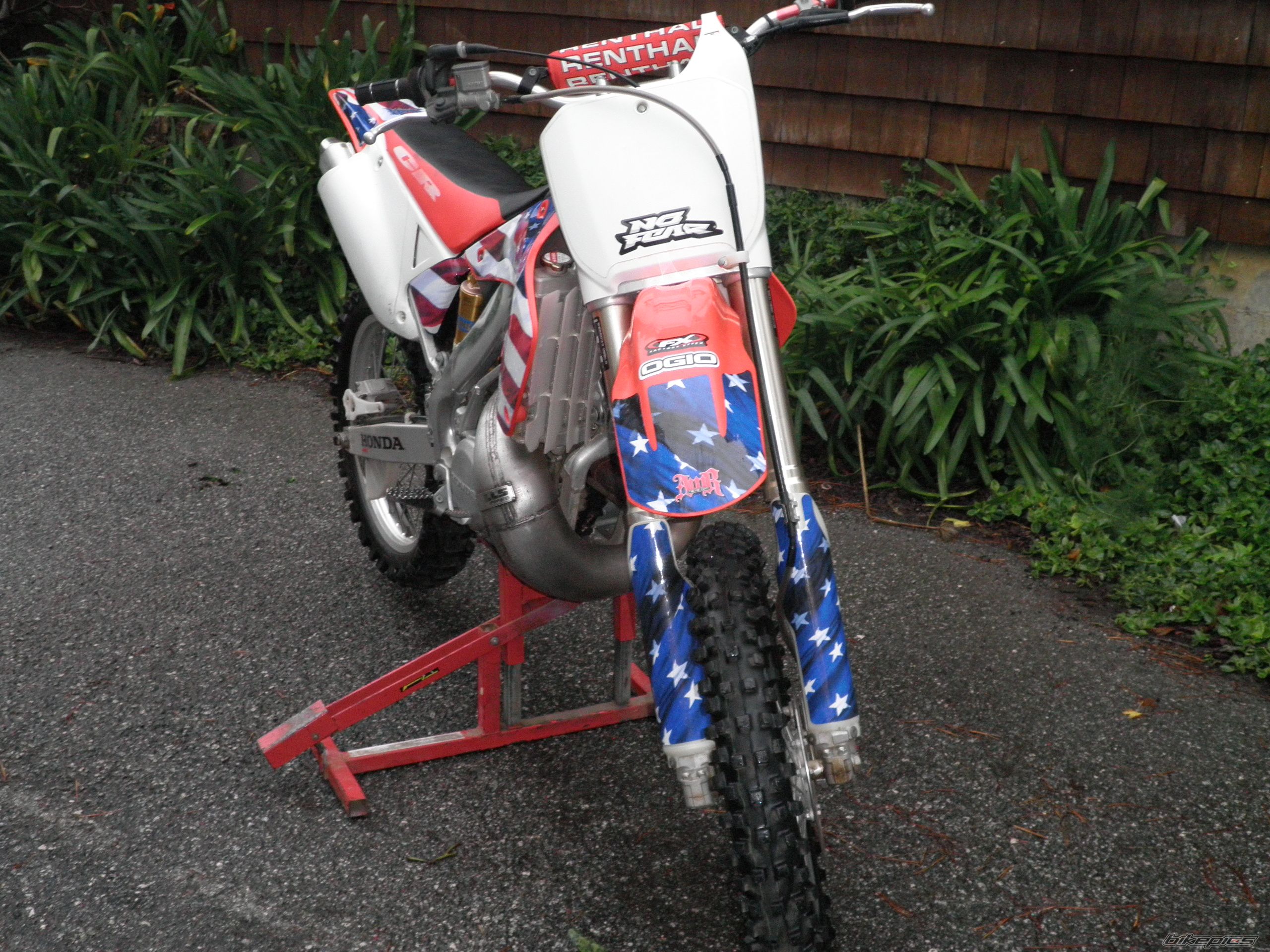 Photo 2117981