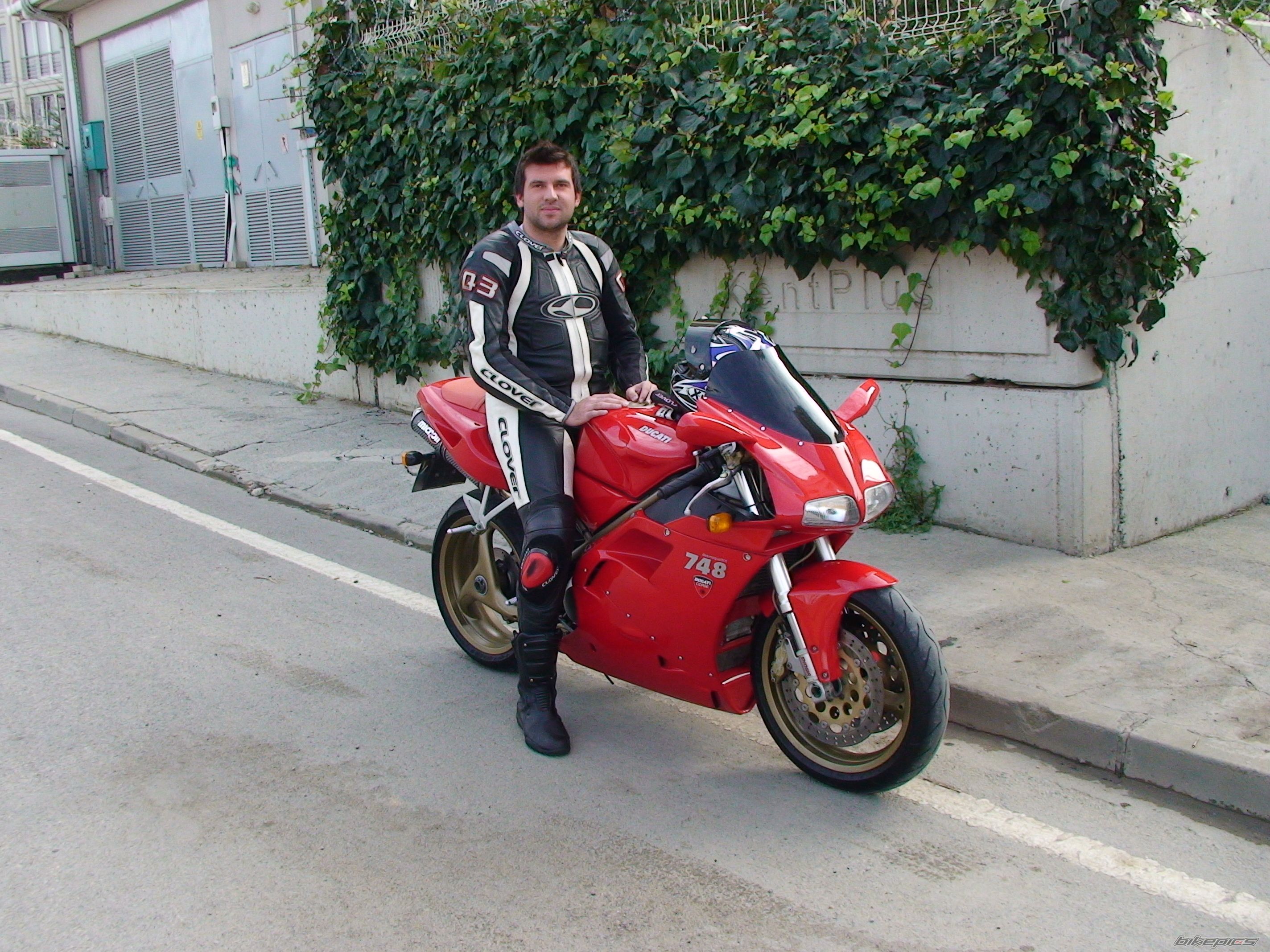 Photo 2135680