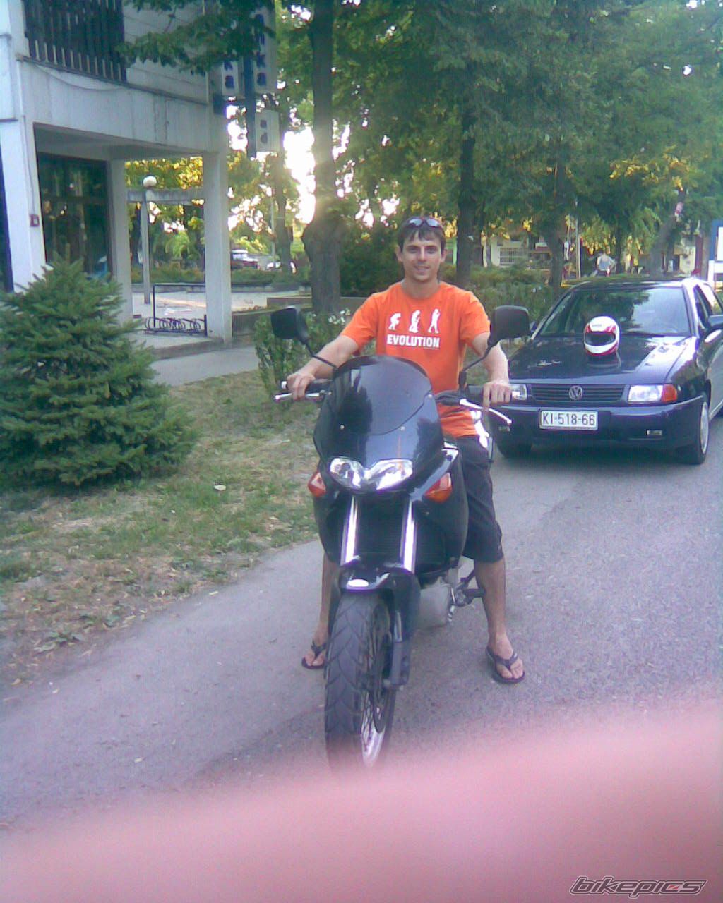 Photo 2143055