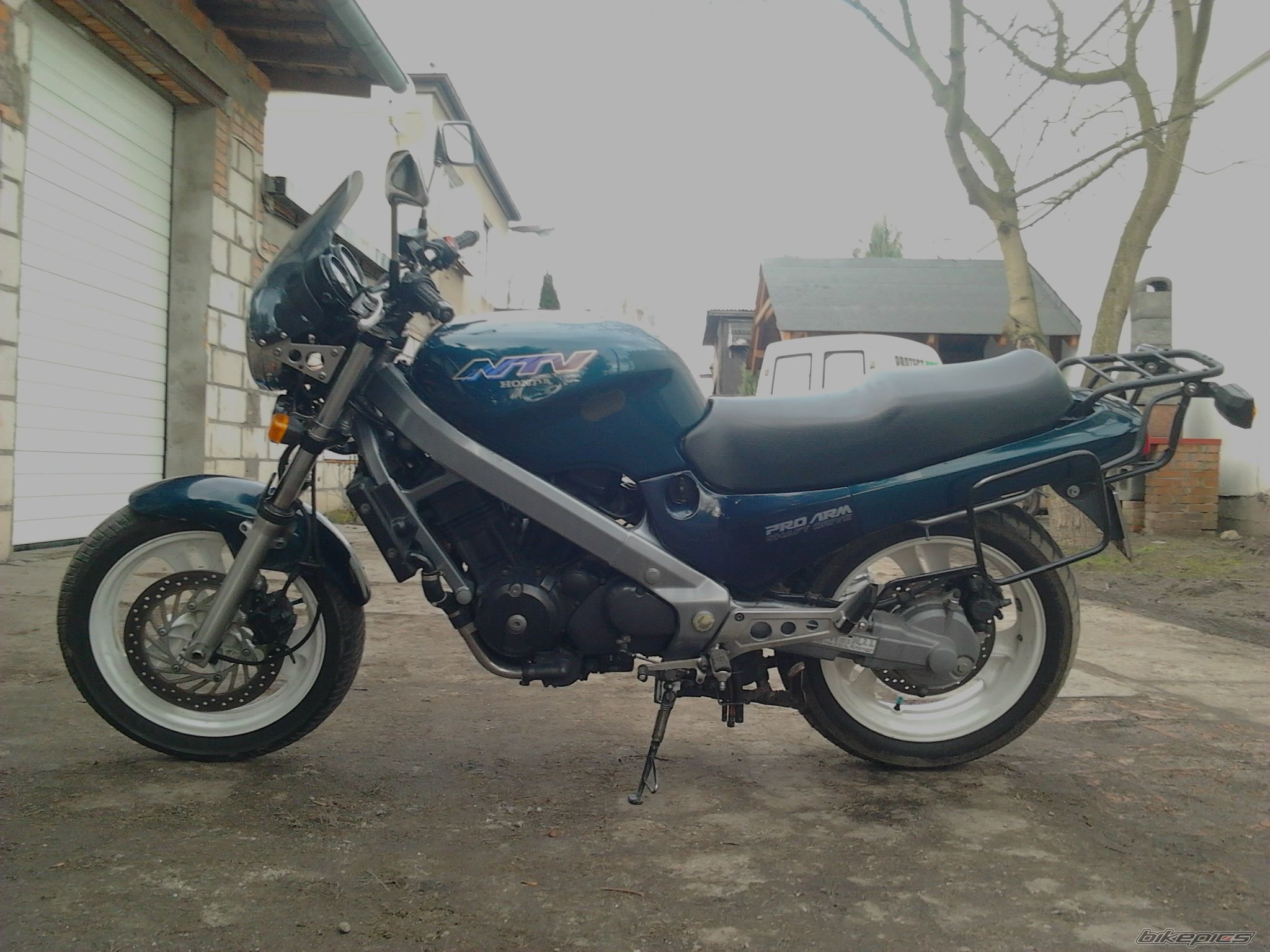 Photo 2148253