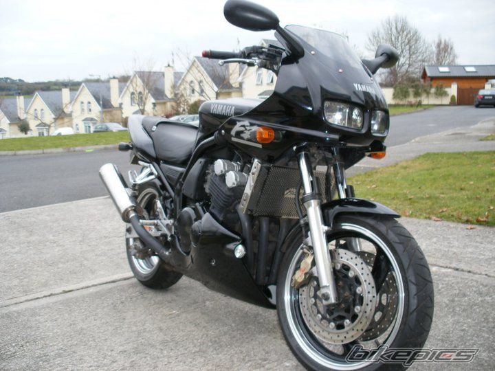 FZ 400 Fazer
