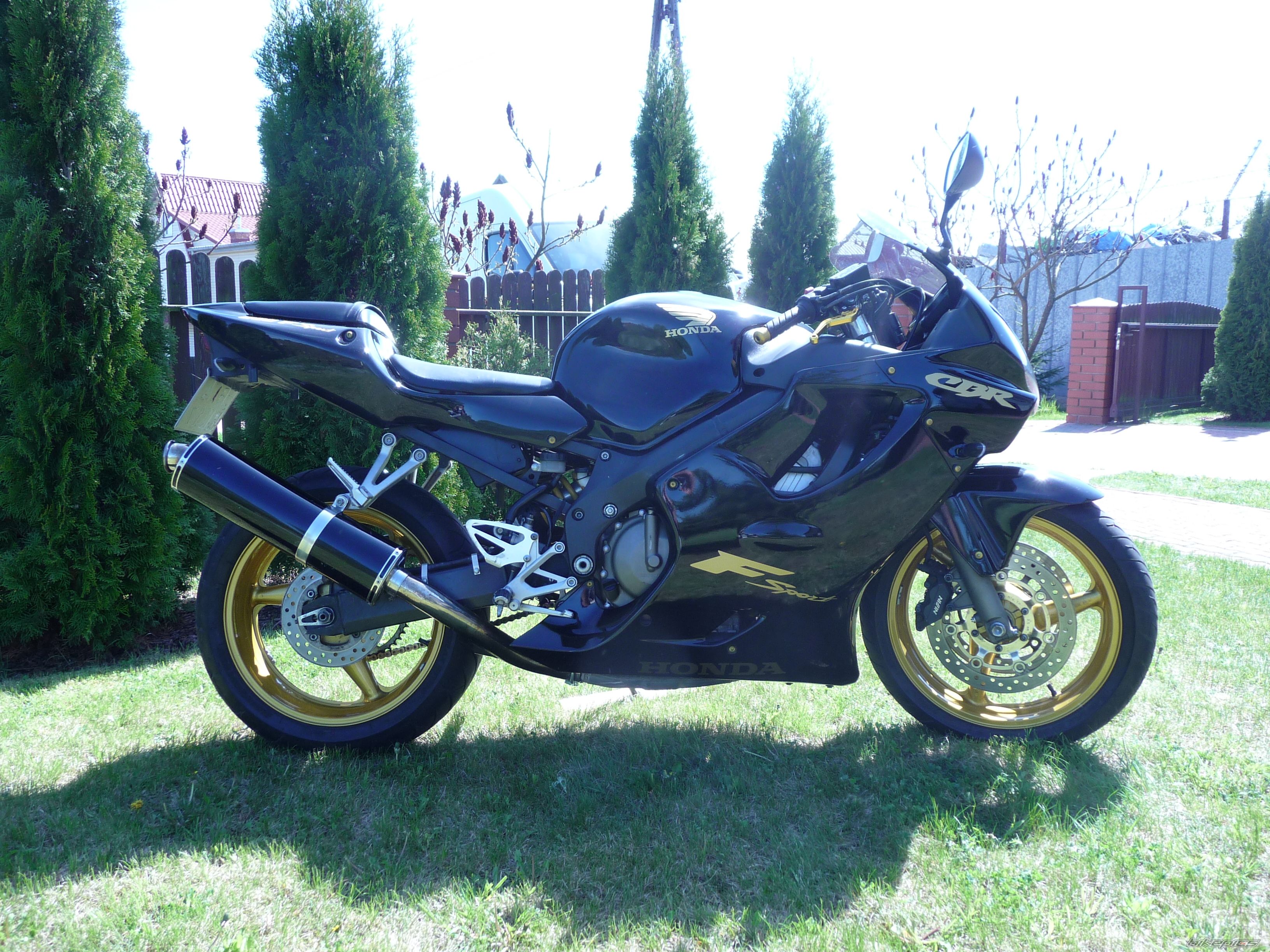 Photo 2203879