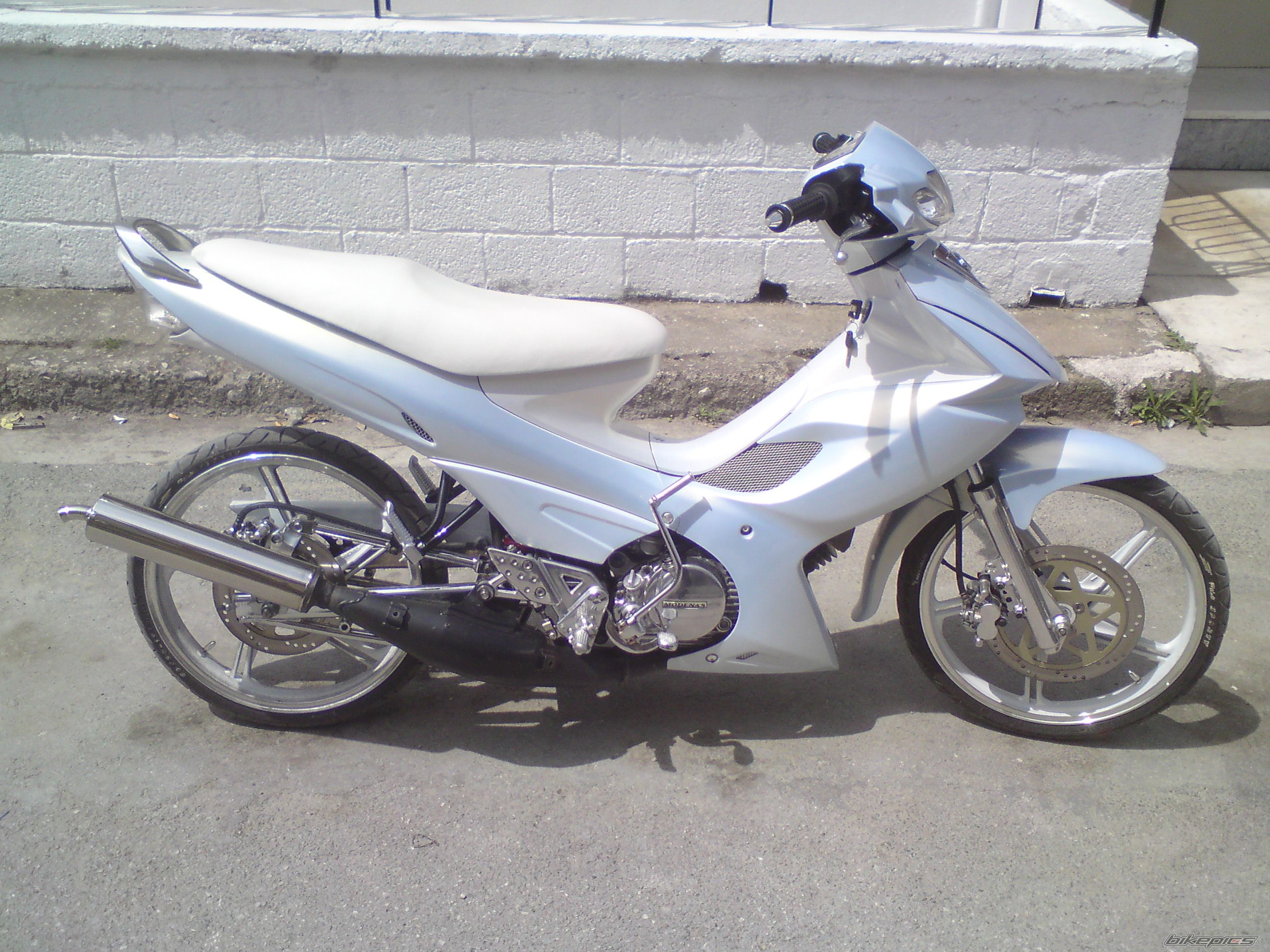 Photo 2213136