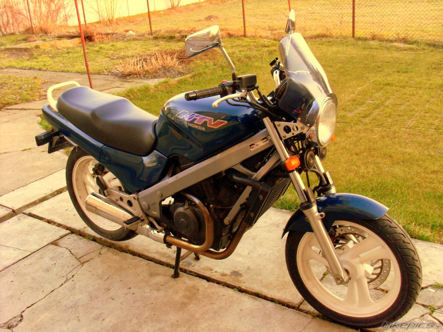 Photo 2240796