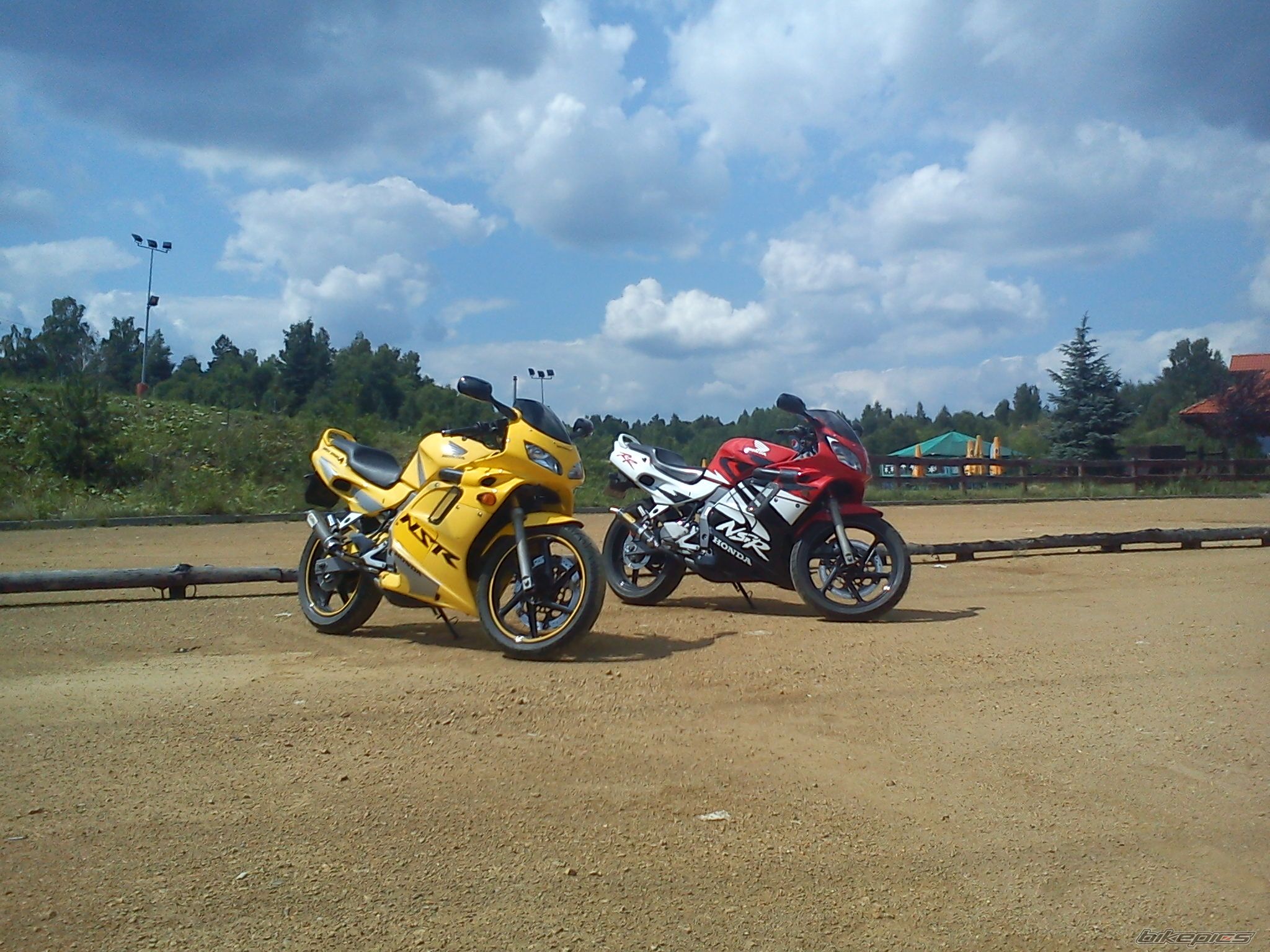 Photo 2240899