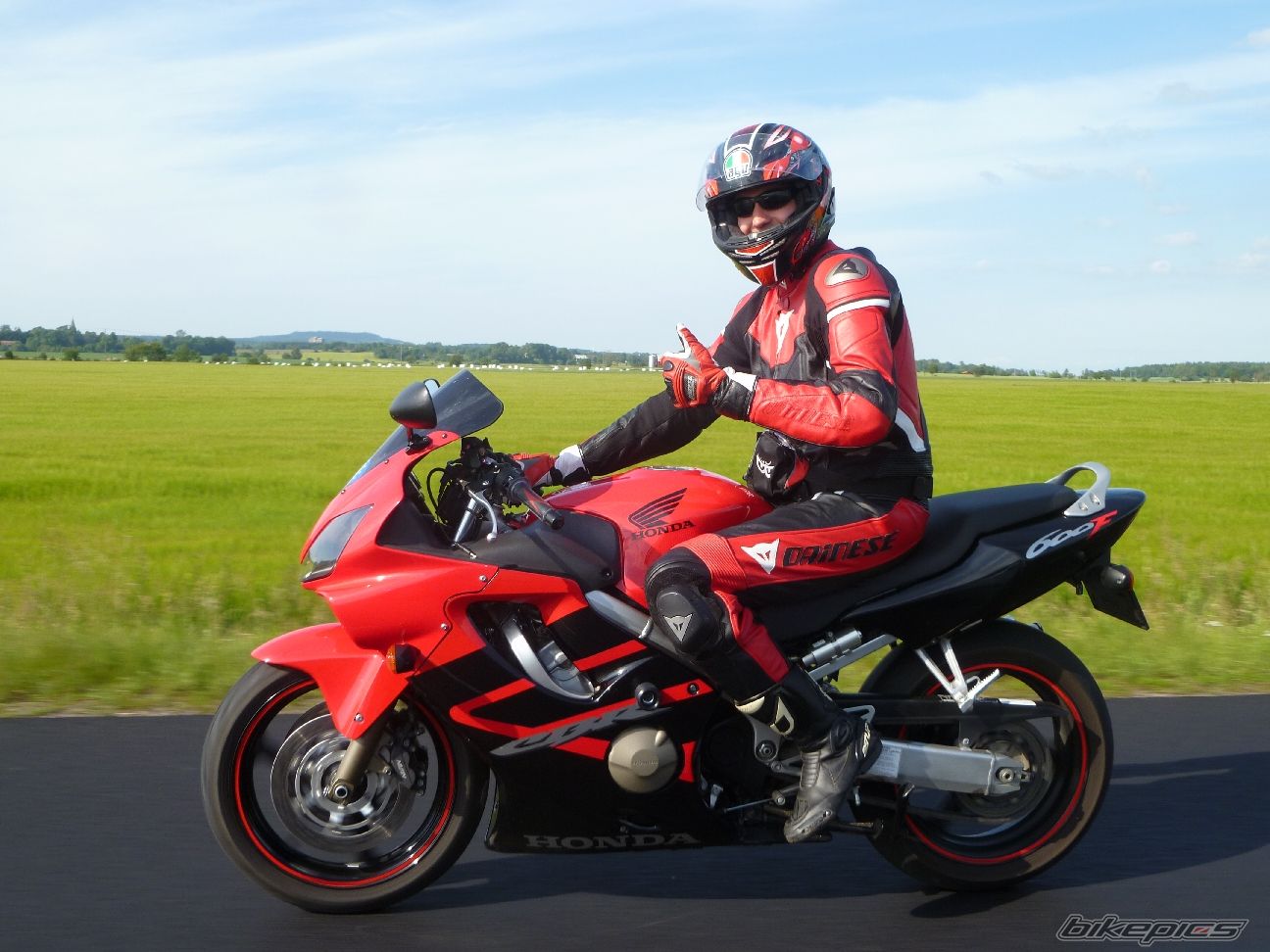 Photo 2277576