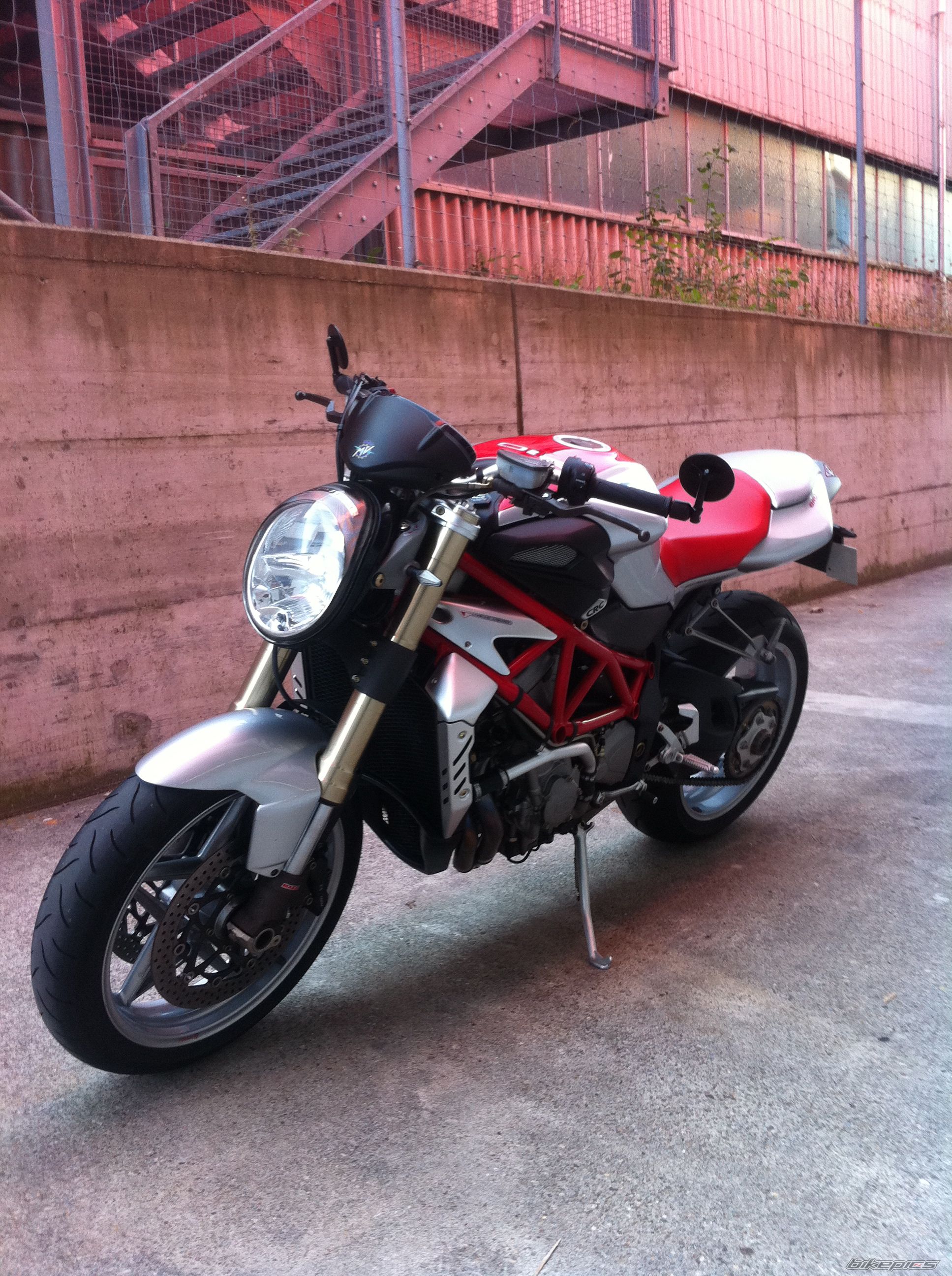 Photo 2279936